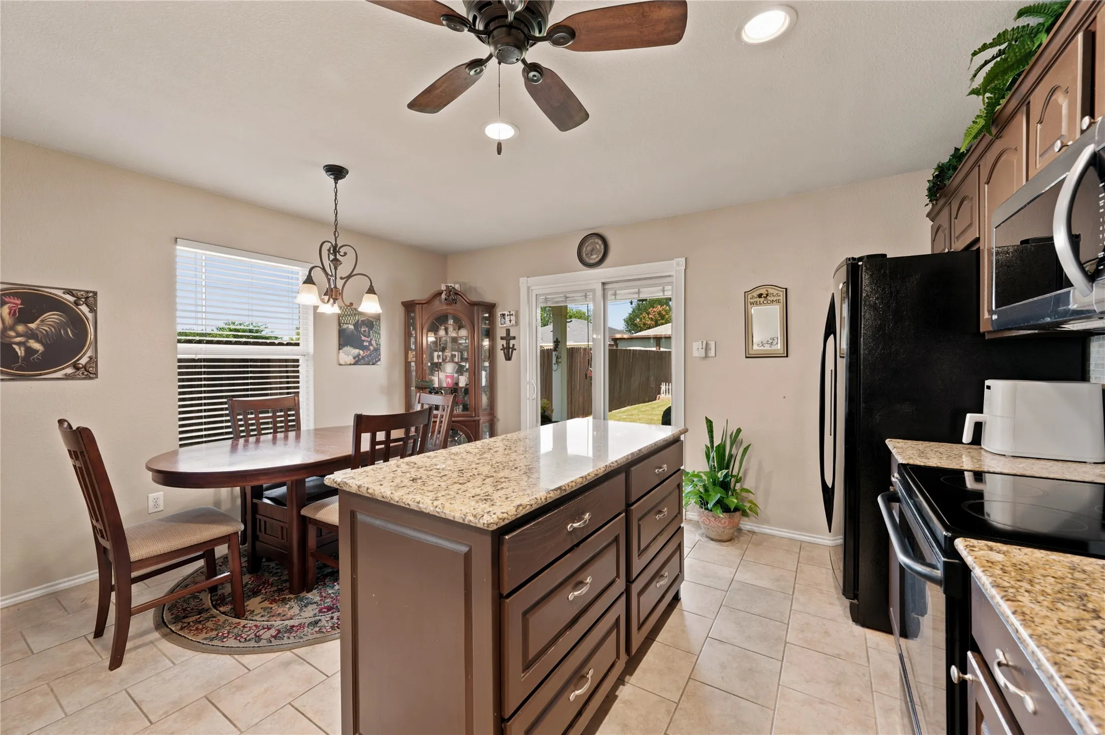 Single Family Residence For Sale in Tarrant County , 9437 Pastime Court, Fort Worth, Texas 76244, 3 Bedroom, 2 Bathroom, 2 Garage spaces, 1,591 Sqft, built in 2004, mls#21315408, Real Estate Agent in Fort Worth, Homes For Sale in Tarrant county, Homes For Sale in Fort Worth, Realtor in Fort Worth Texas, Real Estate Brokerage Independent Realty Texas, Luminita Cordes Realtor