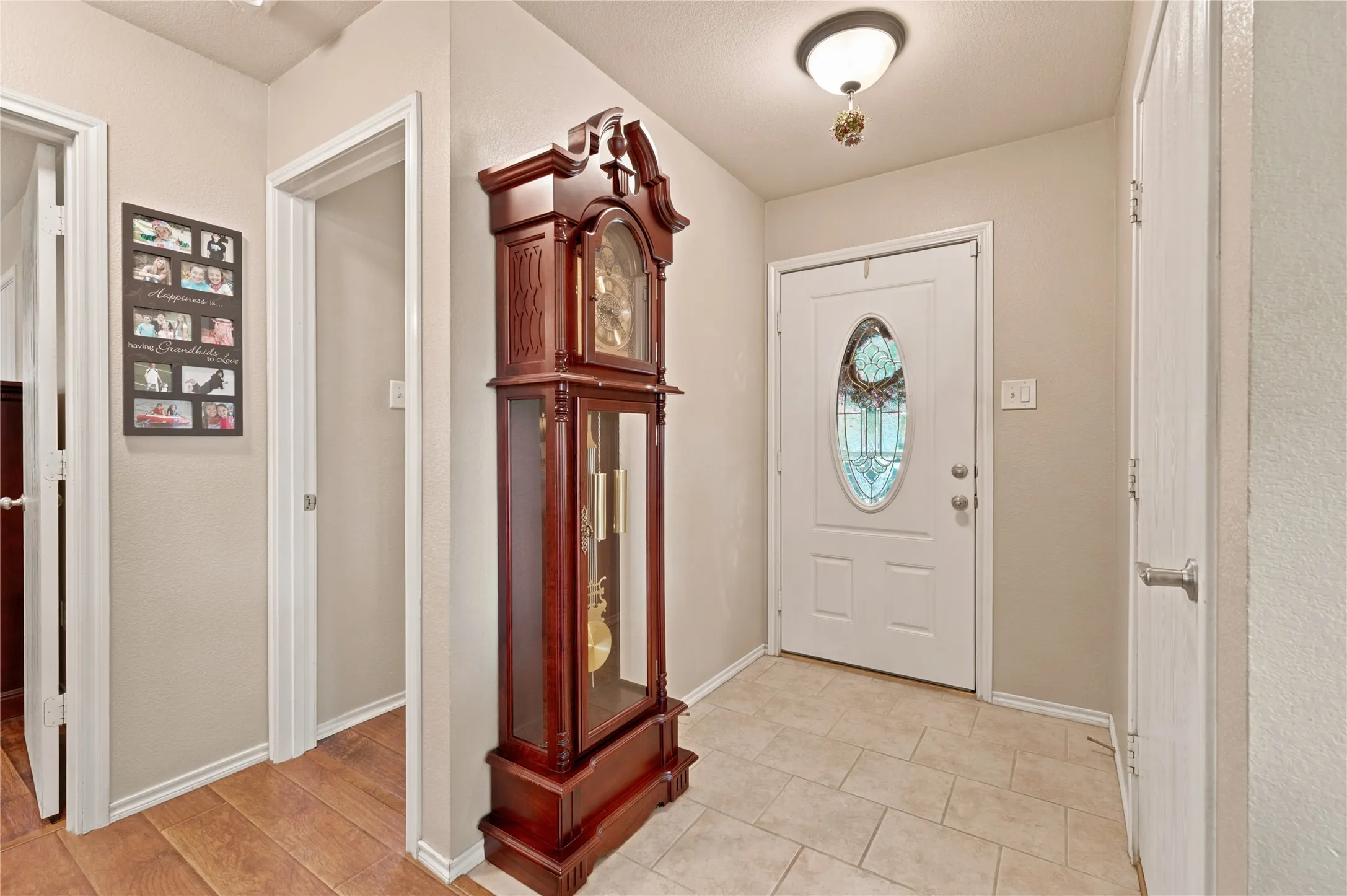 Single Family Residence For Sale in Tarrant County , 9437 Pastime Court, Fort Worth, Texas 76244, 3 Bedroom, 2 Bathroom, 2 Garage spaces, 1,591 Sqft, built in 2004, mls#21315408, Real Estate Agent in Fort Worth, Homes For Sale in Tarrant county, Homes For Sale in Fort Worth, Realtor in Fort Worth Texas, Real Estate Brokerage Independent Realty Texas, Luminita Cordes Realtor