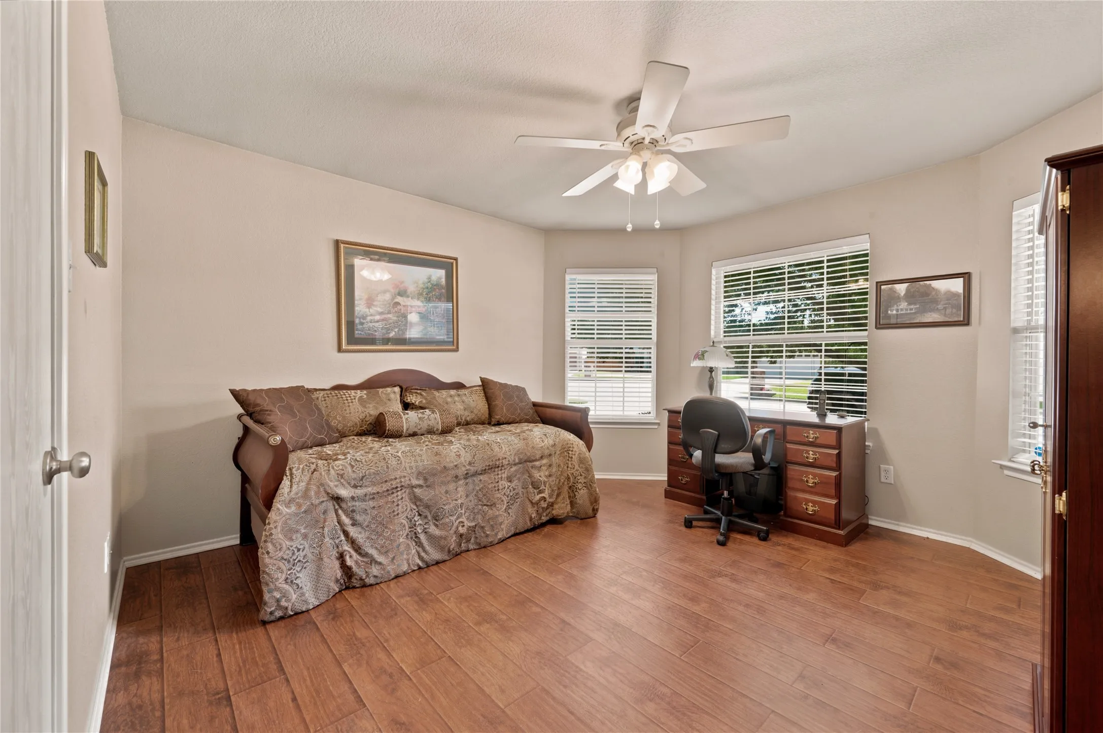 Single Family Residence For Sale in Tarrant County , 9437 Pastime Court, Fort Worth, Texas 76244, 3 Bedroom, 2 Bathroom, 2 Garage spaces, 1,591 Sqft, built in 2004, mls#21315408, Real Estate Agent in Fort Worth, Homes For Sale in Tarrant county, Homes For Sale in Fort Worth, Realtor in Fort Worth Texas, Real Estate Brokerage Independent Realty Texas, Luminita Cordes Realtor