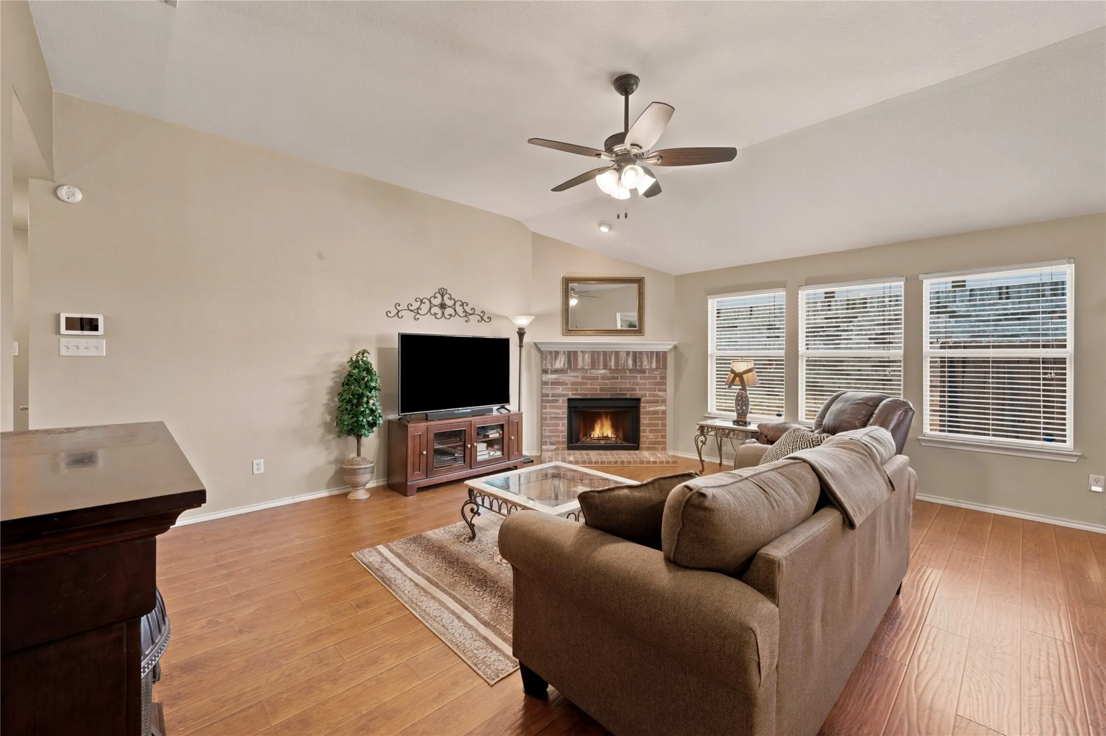 Single Family Residence For Sale in Tarrant County , 9437 Pastime Court, Fort Worth, Texas 76244, 3 Bedroom, 2 Bathroom, 2 Garage spaces, 1,591 Sqft, built in 2004, mls#21315408, Real Estate Agent in Fort Worth, Homes For Sale in Tarrant county, Homes For Sale in Fort Worth, Realtor in Fort Worth Texas, Real Estate Brokerage Independent Realty Texas, Luminita Cordes Realtor