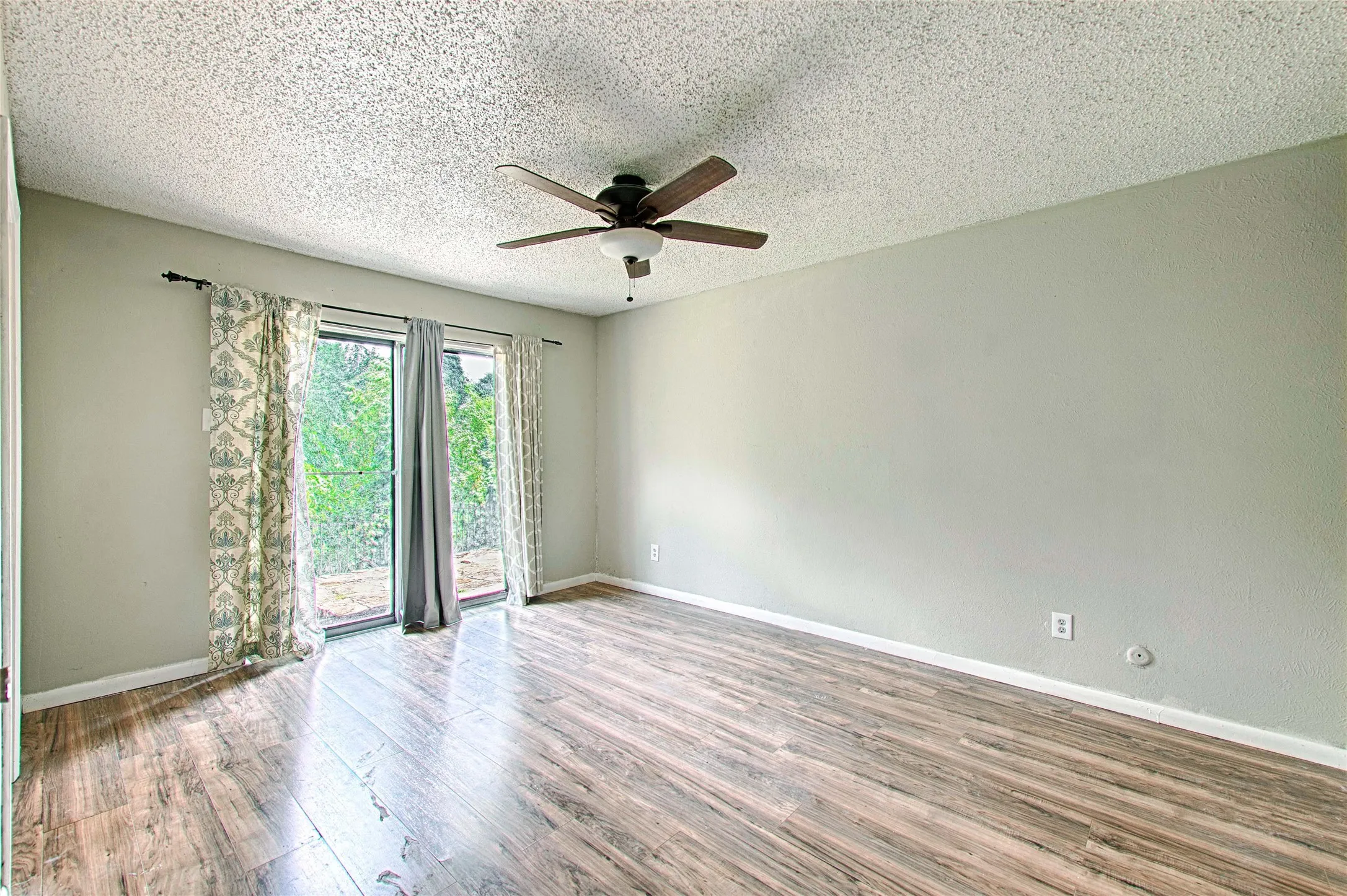 Condominium For Sale in Dallas County , 15889 Preston Road 1001, Dallas, Texas 75248, 2 Bedroom, 2 Bathroom, Garage spaces, 1,443 Sqft, built in 1983, mls#21316766, Real Estate Agent in Dallas, Homes For Sale in Dallas county, Homes For Sale in Dallas, Realtor in Dallas Texas, Real Estate Brokerage Independent Realty Texas, Luminita Cordes Realtor