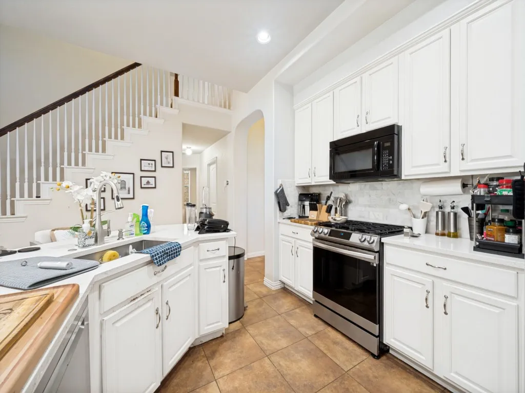 Single Family Residence For Sale in Denton County , 2312 Fountain Gate Drive, Little Elm, Texas 75068, 3 Bedroom, 3 Bathroom, Garage spaces, 2,493 Sqft, built in 2009, mls#21308361, Real Estate Agent in Little Elm, Homes For Sale in Denton county, Homes For Sale in Little Elm, Realtor in Little Elm Texas, Real Estate Brokerage Independent Realty Texas, Luminita Cordes Realtor