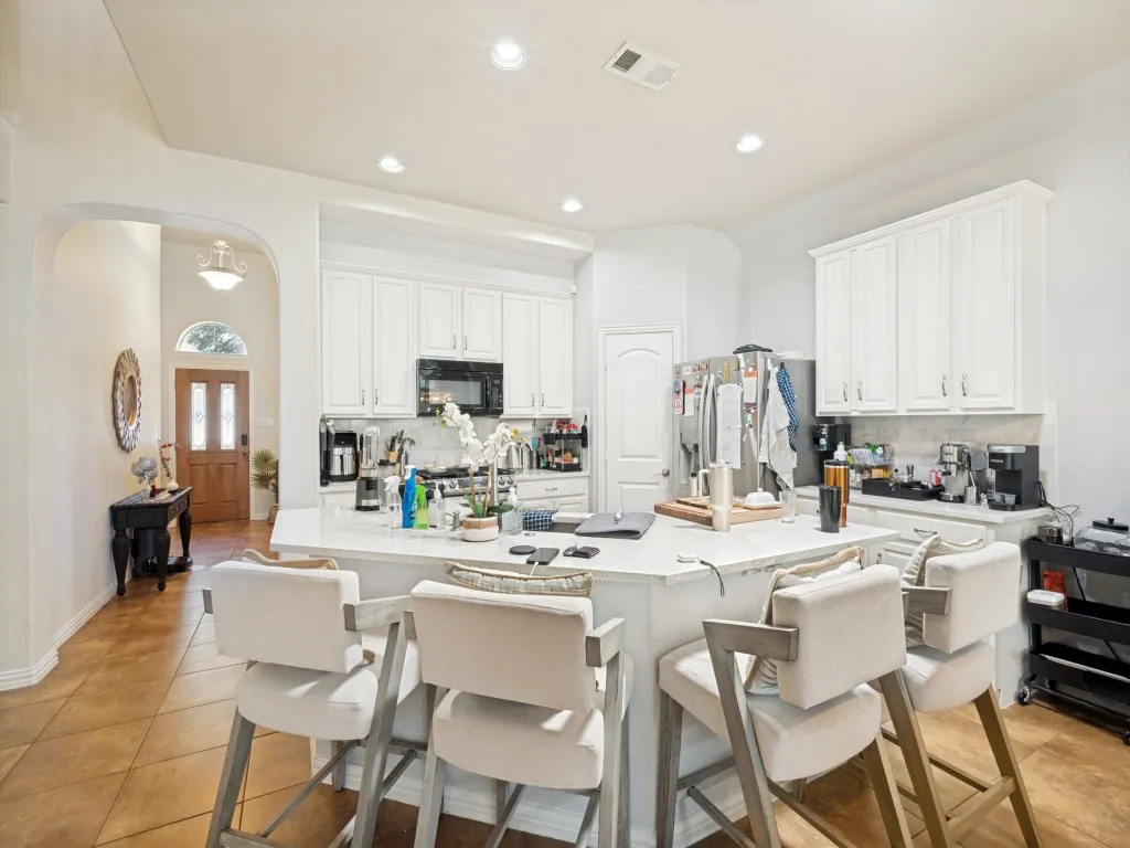 Single Family Residence For Sale in Denton County , 2312 Fountain Gate Drive, Little Elm, Texas 75068, 3 Bedroom, 3 Bathroom, Garage spaces, 2,493 Sqft, built in 2009, mls#21308361, Real Estate Agent in Little Elm, Homes For Sale in Denton county, Homes For Sale in Little Elm, Realtor in Little Elm Texas, Real Estate Brokerage Independent Realty Texas, Luminita Cordes Realtor