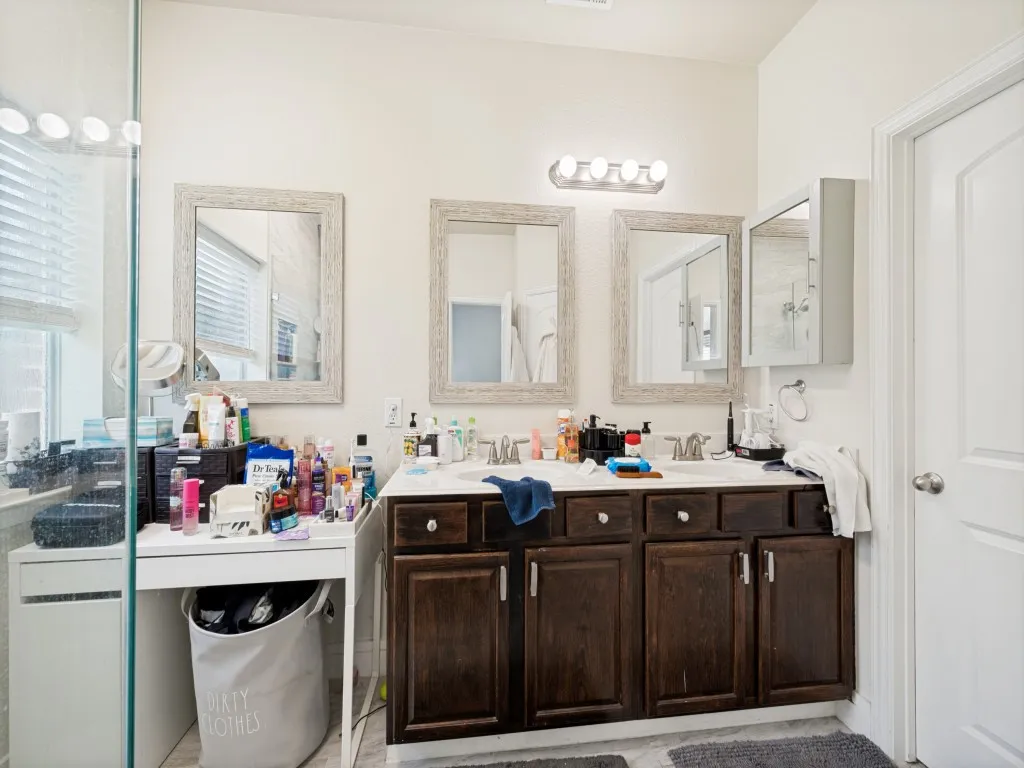 Single Family Residence For Sale in Denton County , 2312 Fountain Gate Drive, Little Elm, Texas 75068, 3 Bedroom, 3 Bathroom, Garage spaces, 2,493 Sqft, built in 2009, mls#21308361, Real Estate Agent in Little Elm, Homes For Sale in Denton county, Homes For Sale in Little Elm, Realtor in Little Elm Texas, Real Estate Brokerage Independent Realty Texas, Luminita Cordes Realtor