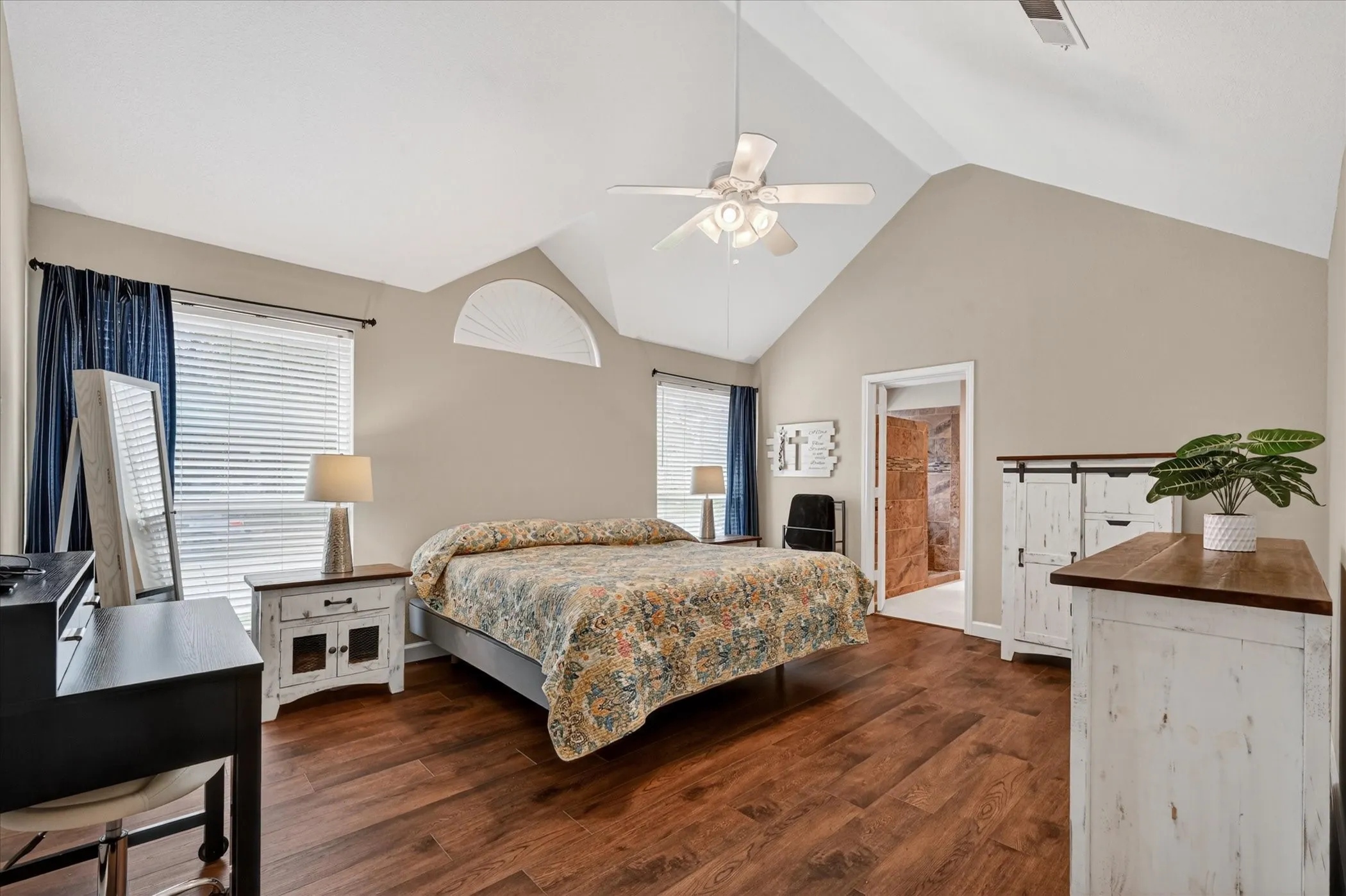 Spacious downstairs primary bedroom