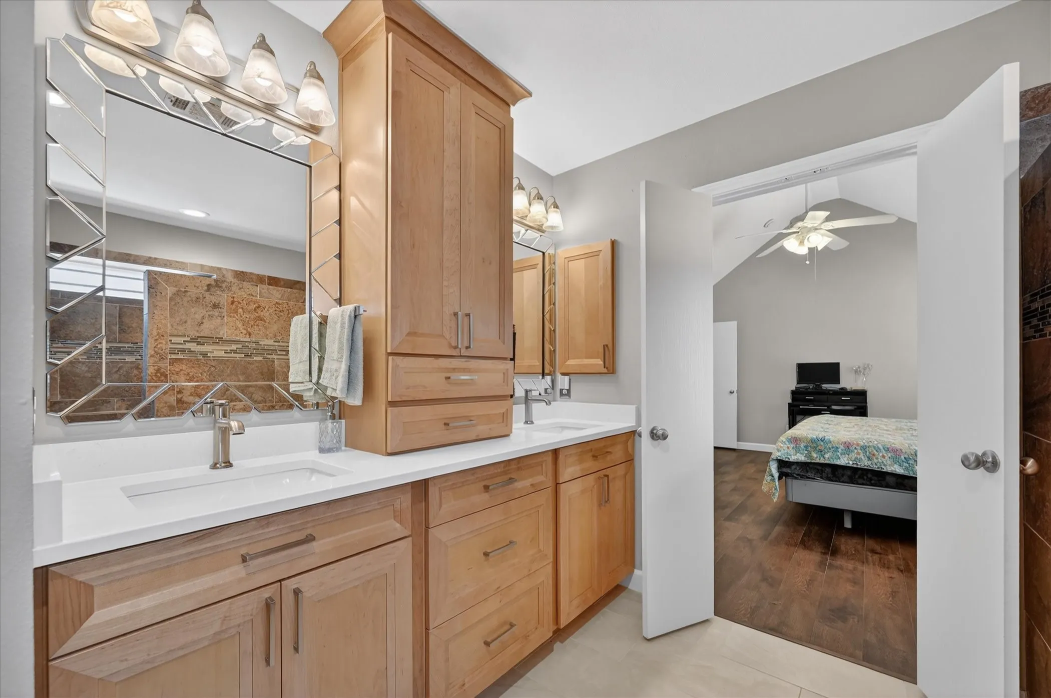 Updated primary en-suite bathroom