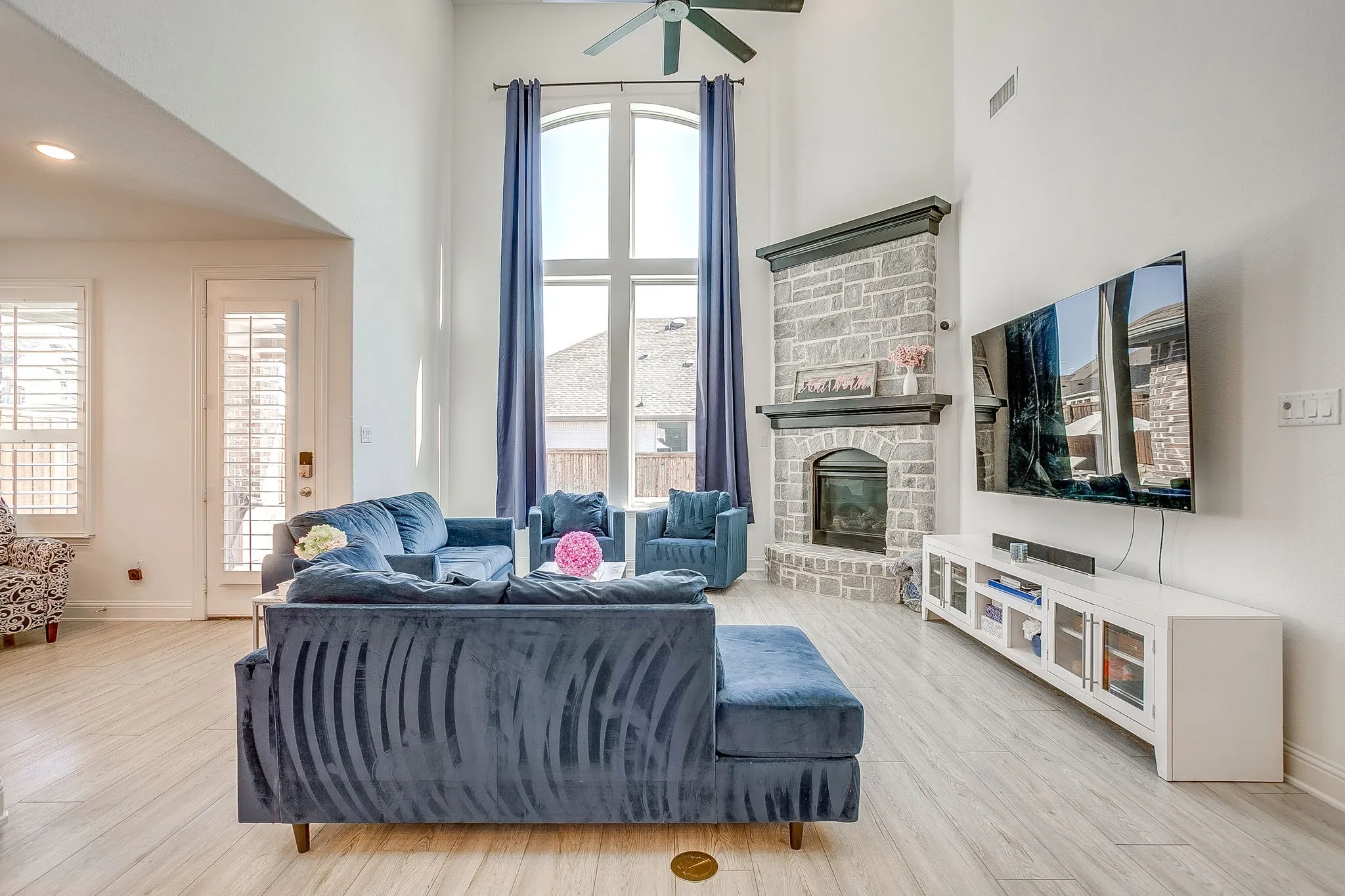 Single Family Residence For Sale in Parker County , 2009 Roundtree Circle E, Fort Worth, Texas 76008, 4 Bedroom, 3 Bathroom, 2 Garage spaces, 3,001 Sqft, built in 2021, Price $720,000, mls#21316801, Real Estate Agent in Fort Worth, Homes For Sale in Parker county, Homes For Sale in Fort Worth, Realtor in Fort Worth Texas, Real Estate Brokerage Independent Realty Texas, Luminita Cordes Realtor