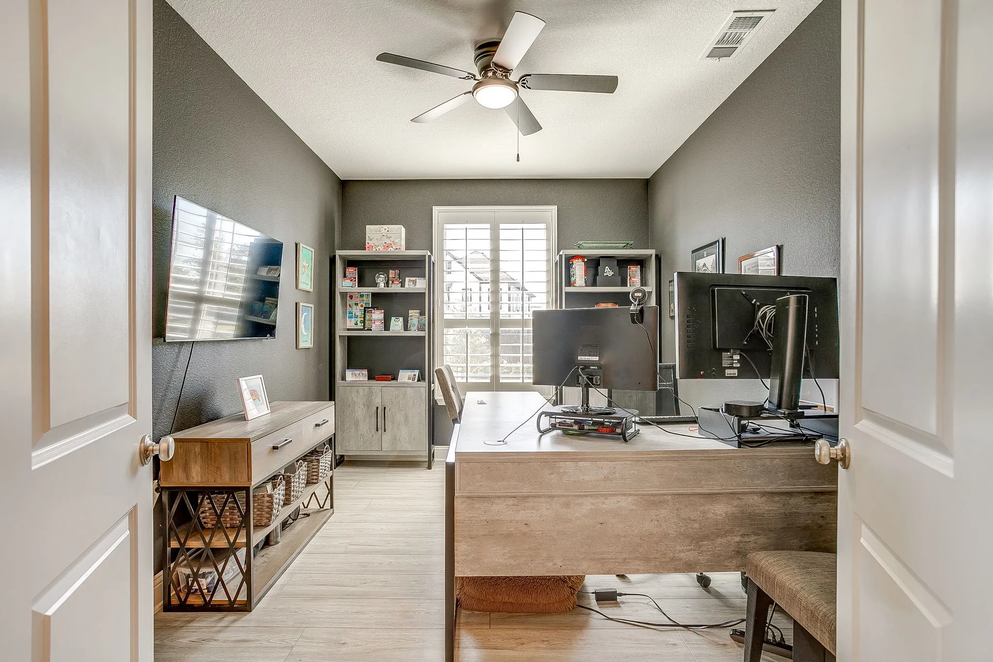Single Family Residence For Sale in Parker County , 2009 Roundtree Circle E, Fort Worth, Texas 76008, 4 Bedroom, 3 Bathroom, 2 Garage spaces, 3,001 Sqft, built in 2021, Price $720,000, mls#21316801, Real Estate Agent in Fort Worth, Homes For Sale in Parker county, Homes For Sale in Fort Worth, Realtor in Fort Worth Texas, Real Estate Brokerage Independent Realty Texas, Luminita Cordes Realtor