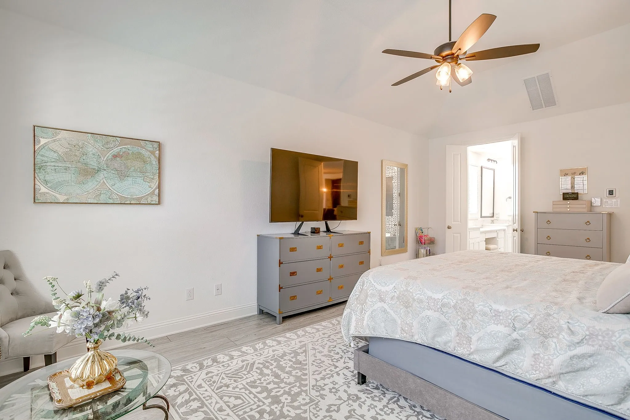 Single Family Residence For Sale in Parker County , 2009 Roundtree Circle E, Fort Worth, Texas 76008, 4 Bedroom, 3 Bathroom, 2 Garage spaces, 3,001 Sqft, built in 2021, Price $720,000, mls#21316801, Real Estate Agent in Fort Worth, Homes For Sale in Parker county, Homes For Sale in Fort Worth, Realtor in Fort Worth Texas, Real Estate Brokerage Independent Realty Texas, Luminita Cordes Realtor