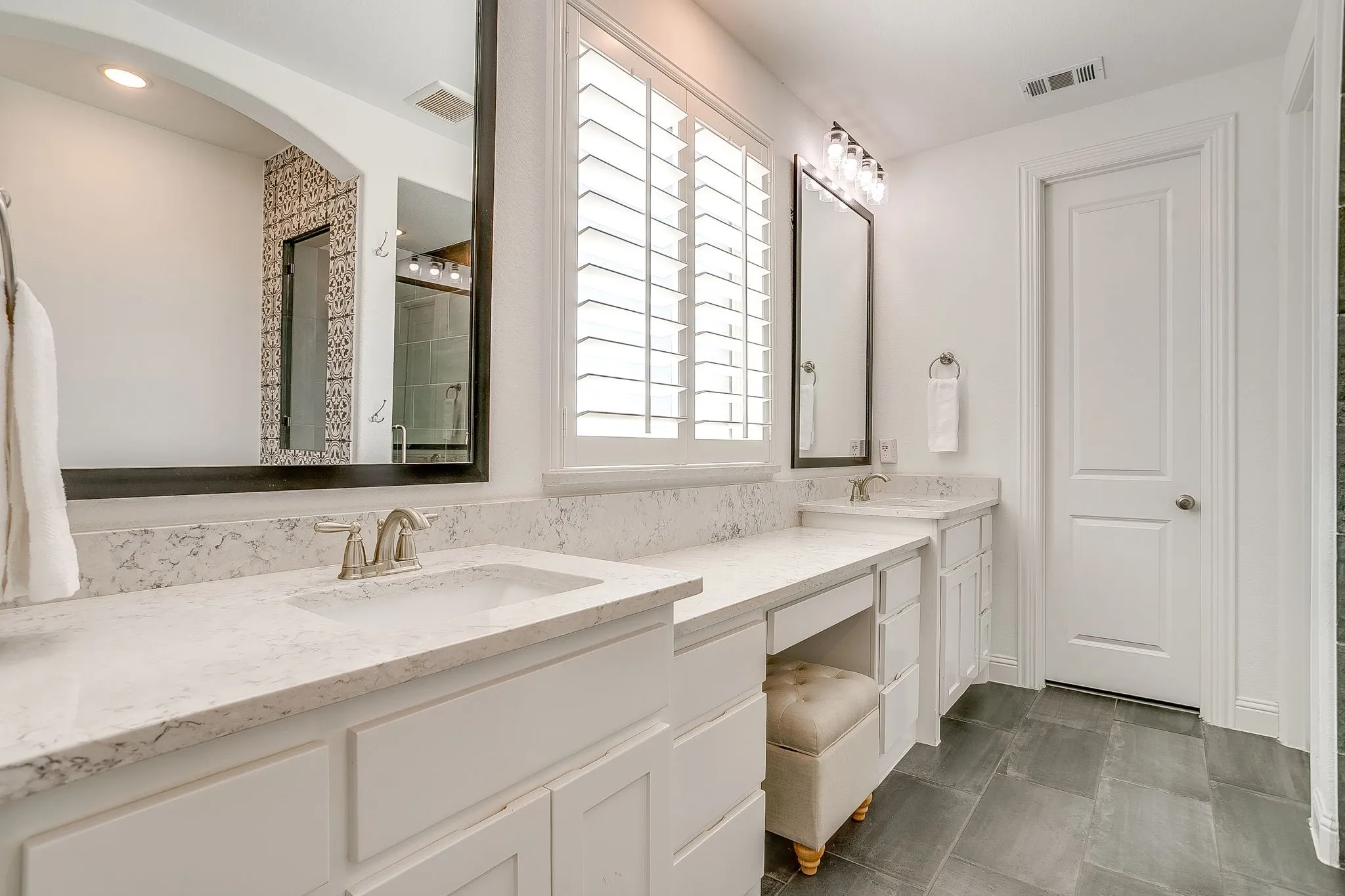 Single Family Residence For Sale in Parker County , 2009 Roundtree Circle E, Fort Worth, Texas 76008, 4 Bedroom, 3 Bathroom, 2 Garage spaces, 3,001 Sqft, built in 2021, Price $720,000, mls#21316801, Real Estate Agent in Fort Worth, Homes For Sale in Parker county, Homes For Sale in Fort Worth, Realtor in Fort Worth Texas, Real Estate Brokerage Independent Realty Texas, Luminita Cordes Realtor
