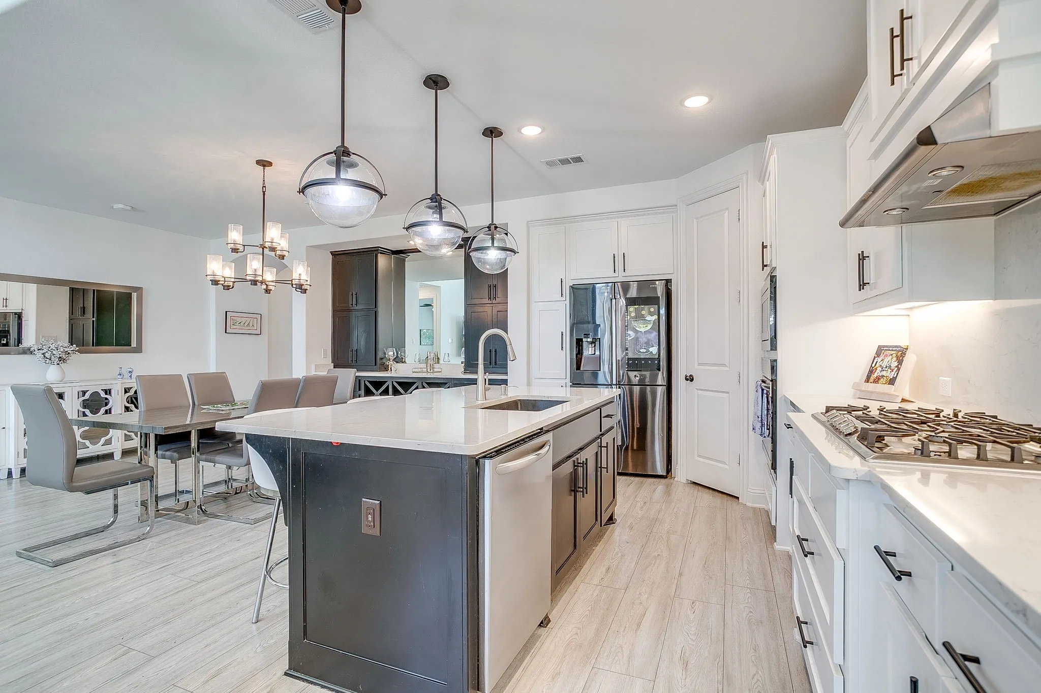 Single Family Residence For Sale in Parker County , 2009 Roundtree Circle E, Fort Worth, Texas 76008, 4 Bedroom, 3 Bathroom, 2 Garage spaces, 3,001 Sqft, built in 2021, Price $720,000, mls#21316801, Real Estate Agent in Fort Worth, Homes For Sale in Parker county, Homes For Sale in Fort Worth, Realtor in Fort Worth Texas, Real Estate Brokerage Independent Realty Texas, Luminita Cordes Realtor