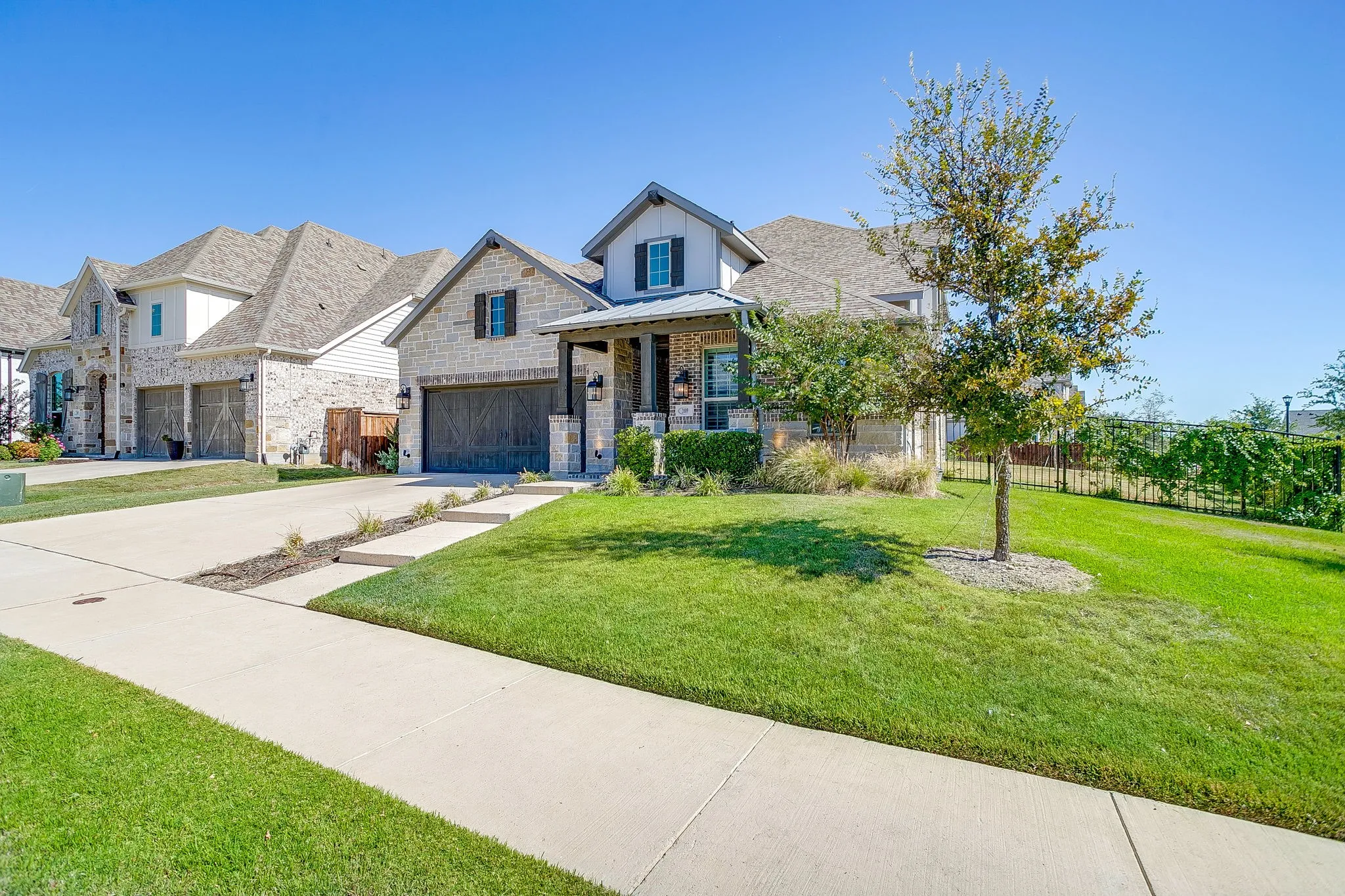 Single Family Residence For Sale in Parker County , 2009 Roundtree Circle E, Fort Worth, Texas 76008, 4 Bedroom, 3 Bathroom, 2 Garage spaces, 3,001 Sqft, built in 2021, Price $720,000, mls#21316801, Real Estate Agent in Fort Worth, Homes For Sale in Parker county, Homes For Sale in Fort Worth, Realtor in Fort Worth Texas, Real Estate Brokerage Independent Realty Texas, Luminita Cordes Realtor