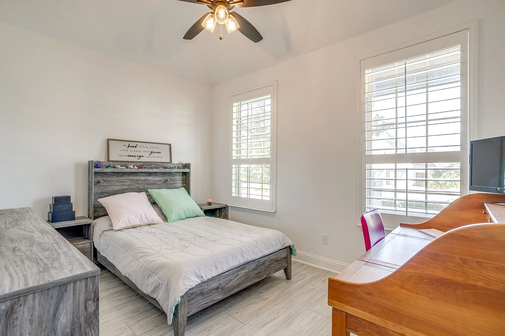 Single Family Residence For Sale in Parker County , 2009 Roundtree Circle E, Fort Worth, Texas 76008, 4 Bedroom, 3 Bathroom, 2 Garage spaces, 3,001 Sqft, built in 2021, Price $720,000, mls#21316801, Real Estate Agent in Fort Worth, Homes For Sale in Parker county, Homes For Sale in Fort Worth, Realtor in Fort Worth Texas, Real Estate Brokerage Independent Realty Texas, Luminita Cordes Realtor