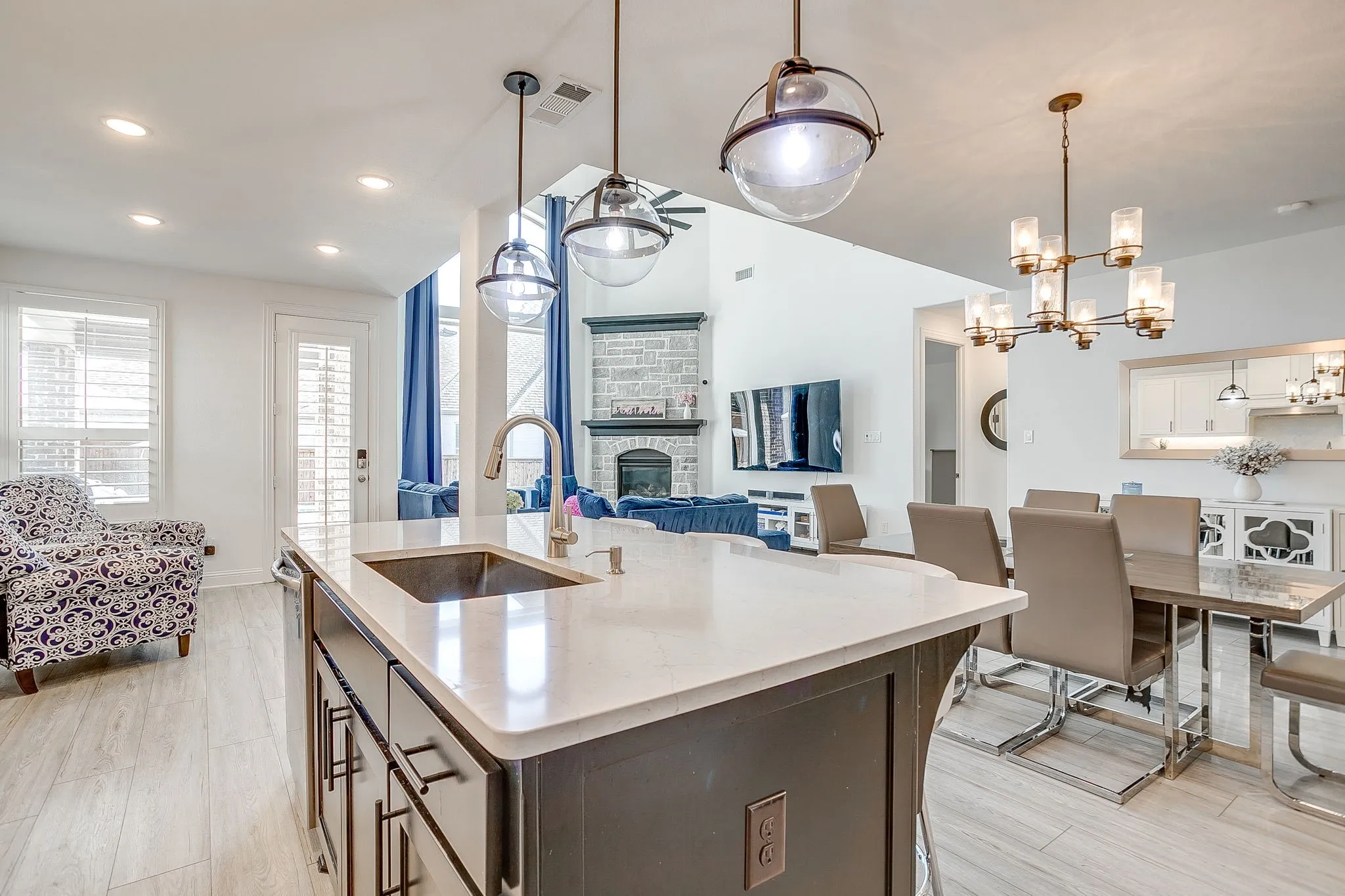 Single Family Residence For Sale in Parker County , 2009 Roundtree Circle E, Fort Worth, Texas 76008, 4 Bedroom, 3 Bathroom, 2 Garage spaces, 3,001 Sqft, built in 2021, Price $720,000, mls#21316801, Real Estate Agent in Fort Worth, Homes For Sale in Parker county, Homes For Sale in Fort Worth, Realtor in Fort Worth Texas, Real Estate Brokerage Independent Realty Texas, Luminita Cordes Realtor