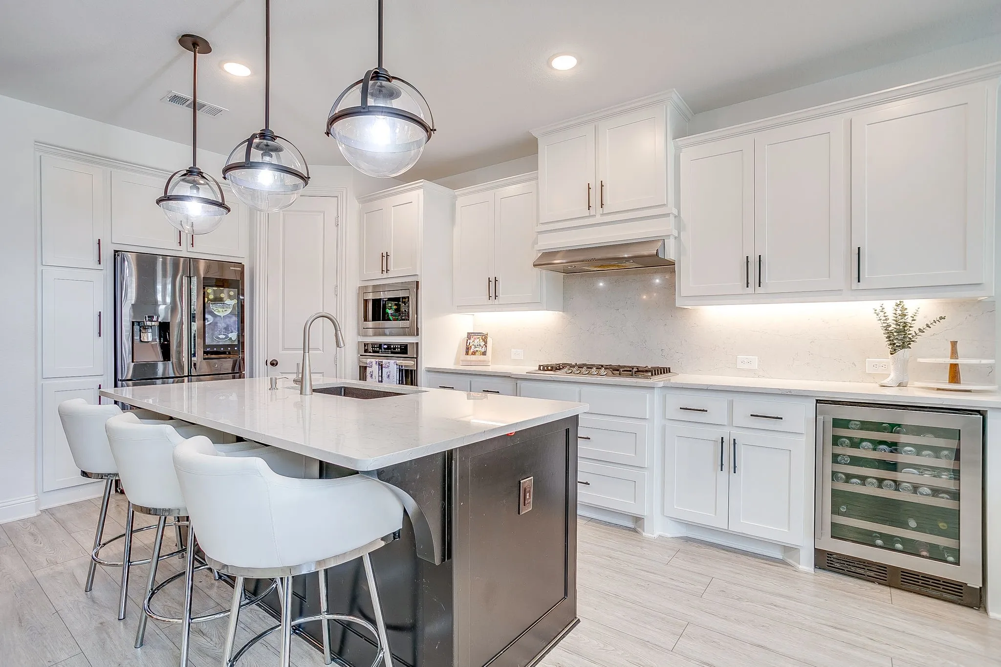 Single Family Residence For Sale in Parker County , 2009 Roundtree Circle E, Fort Worth, Texas 76008, 4 Bedroom, 3 Bathroom, 2 Garage spaces, 3,001 Sqft, built in 2021, Price $720,000, mls#21316801, Real Estate Agent in Fort Worth, Homes For Sale in Parker county, Homes For Sale in Fort Worth, Realtor in Fort Worth Texas, Real Estate Brokerage Independent Realty Texas, Luminita Cordes Realtor