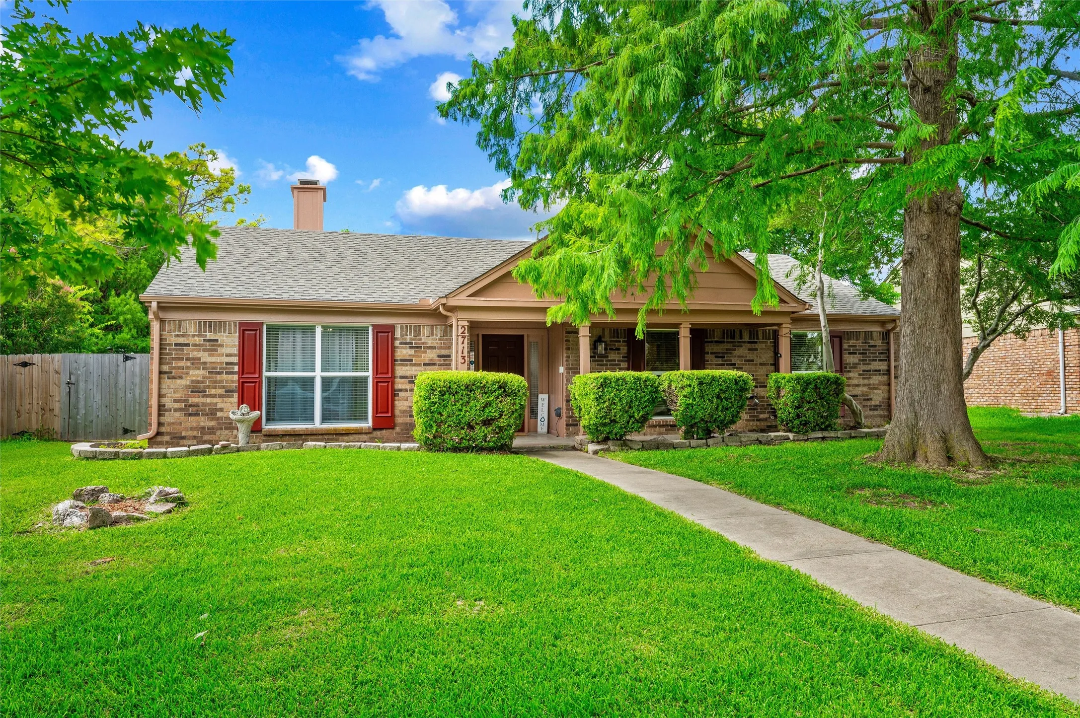 Single Family Residence For Sale in Dallas County , 2713 Riviera Drive, Garland, Texas 75040, 3 Bedroom, 2 Bathroom, 2 Garage spaces, 1,470 Sqft, built in 1983, mls#21316228, Real Estate Agent in Garland, Homes For Sale in Dallas county, Homes For Sale in Garland, Realtor in Garland Texas, Real Estate Brokerage Independent Realty Texas, Luminita Cordes Realtor