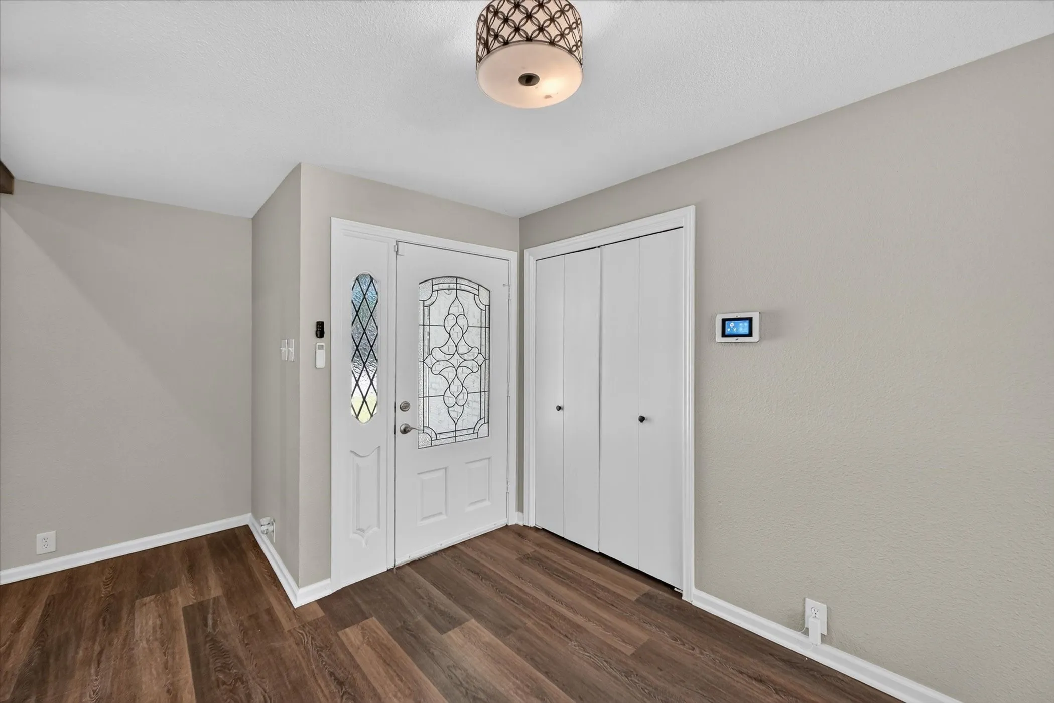 Single Family Residence For Sale in Dallas County , 344 Woodbrook Drive, De Soto, Texas 75115, 4 Bedroom, 3 Bathroom, 2 Garage spaces, 2,537 Sqft, built in 1975, mls#21315366, Real Estate Agent in De Soto, Homes For Sale in Dallas county, Homes For Sale in De Soto, Realtor in De Soto Texas, Real Estate Brokerage Independent Realty Texas, Luminita Cordes Realtor
