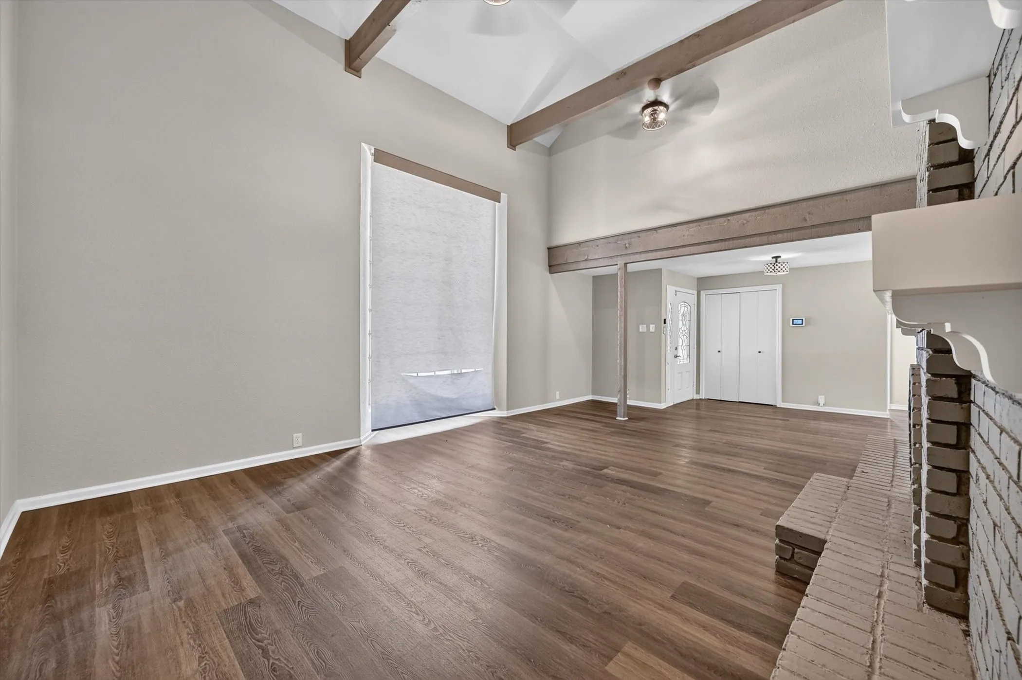 Single Family Residence For Sale in Dallas County , 344 Woodbrook Drive, De Soto, Texas 75115, 4 Bedroom, 3 Bathroom, 2 Garage spaces, 2,537 Sqft, built in 1975, mls#21315366, Real Estate Agent in De Soto, Homes For Sale in Dallas county, Homes For Sale in De Soto, Realtor in De Soto Texas, Real Estate Brokerage Independent Realty Texas, Luminita Cordes Realtor