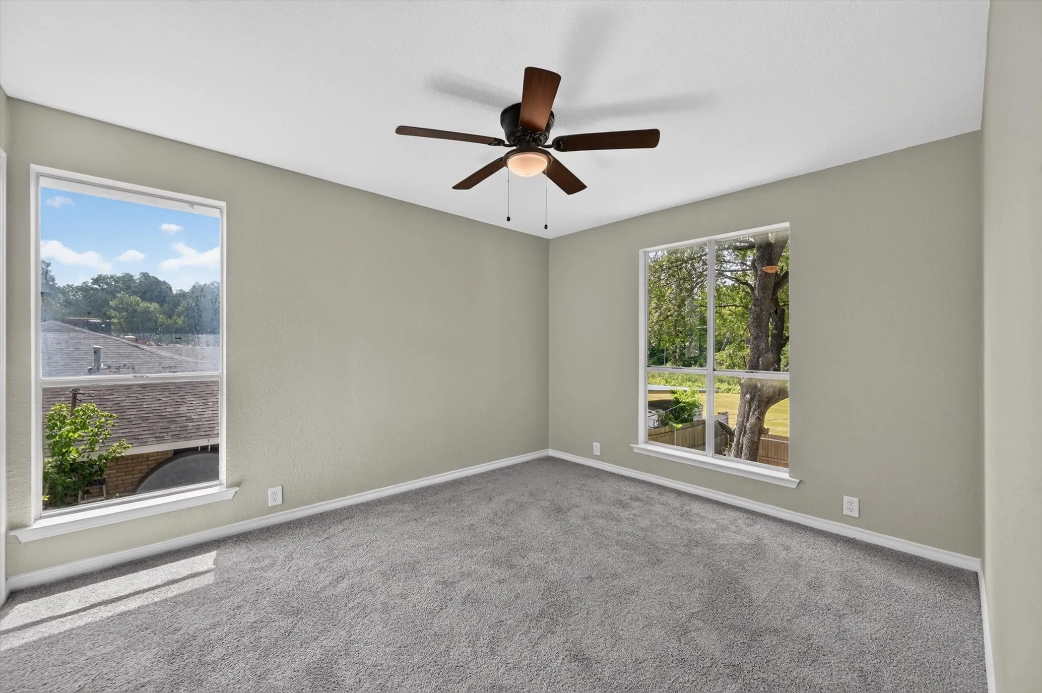 Single Family Residence For Sale in Dallas County , 344 Woodbrook Drive, De Soto, Texas 75115, 4 Bedroom, 3 Bathroom, 2 Garage spaces, 2,537 Sqft, built in 1975, mls#21315366, Real Estate Agent in De Soto, Homes For Sale in Dallas county, Homes For Sale in De Soto, Realtor in De Soto Texas, Real Estate Brokerage Independent Realty Texas, Luminita Cordes Realtor