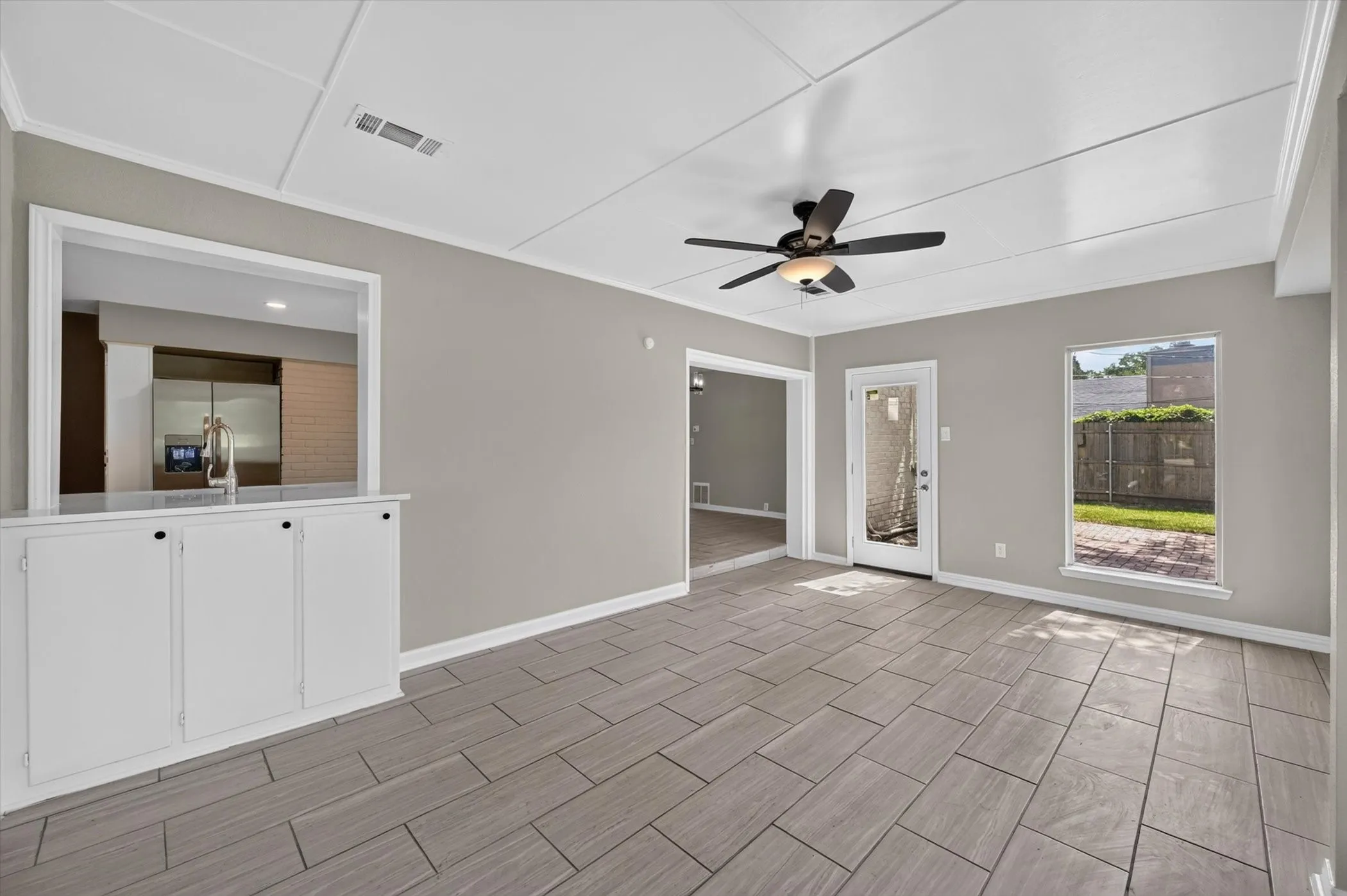 Single Family Residence For Sale in Dallas County , 344 Woodbrook Drive, De Soto, Texas 75115, 4 Bedroom, 3 Bathroom, 2 Garage spaces, 2,537 Sqft, built in 1975, mls#21315366, Real Estate Agent in De Soto, Homes For Sale in Dallas county, Homes For Sale in De Soto, Realtor in De Soto Texas, Real Estate Brokerage Independent Realty Texas, Luminita Cordes Realtor