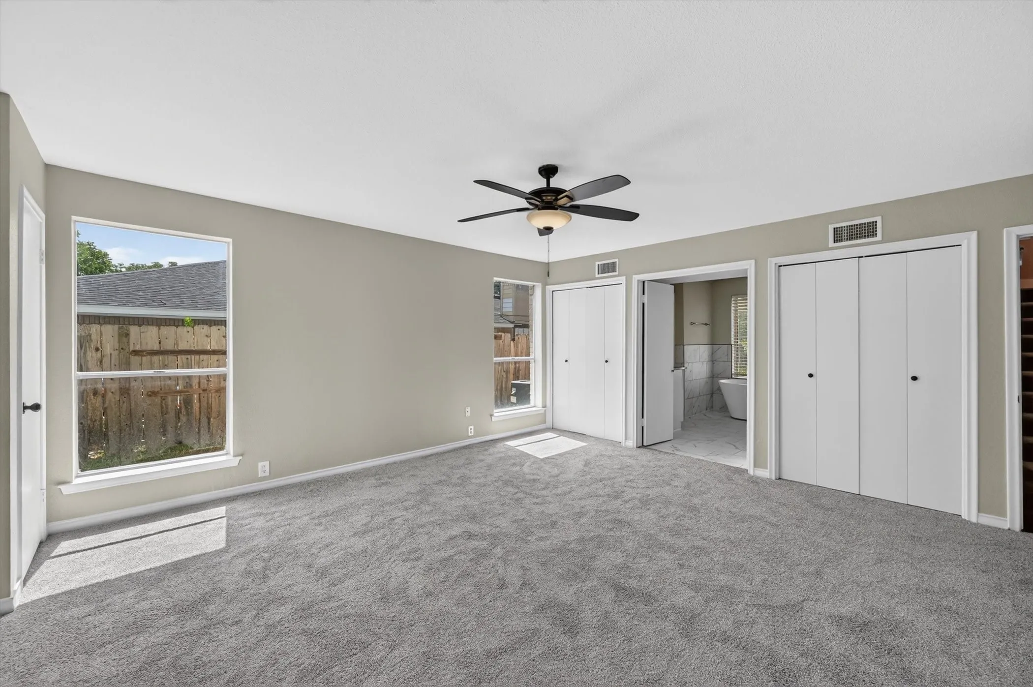 Single Family Residence For Sale in Dallas County , 344 Woodbrook Drive, De Soto, Texas 75115, 4 Bedroom, 3 Bathroom, 2 Garage spaces, 2,537 Sqft, built in 1975, mls#21315366, Real Estate Agent in De Soto, Homes For Sale in Dallas county, Homes For Sale in De Soto, Realtor in De Soto Texas, Real Estate Brokerage Independent Realty Texas, Luminita Cordes Realtor