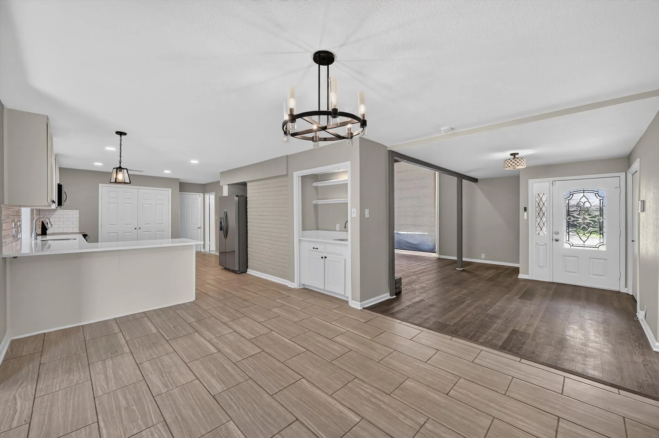 Single Family Residence For Sale in Dallas County , 344 Woodbrook Drive, De Soto, Texas 75115, 4 Bedroom, 3 Bathroom, 2 Garage spaces, 2,537 Sqft, built in 1975, mls#21315366, Real Estate Agent in De Soto, Homes For Sale in Dallas county, Homes For Sale in De Soto, Realtor in De Soto Texas, Real Estate Brokerage Independent Realty Texas, Luminita Cordes Realtor