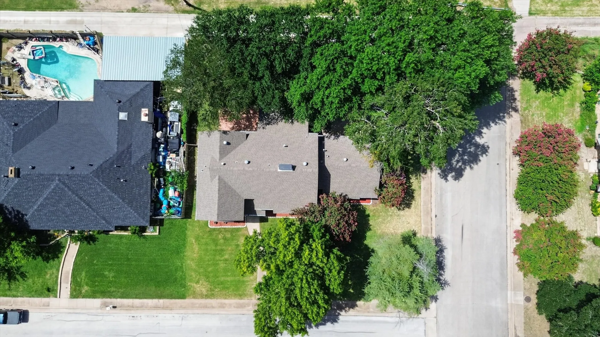Single Family Residence For Sale in Dallas County , 344 Woodbrook Drive, De Soto, Texas 75115, 4 Bedroom, 3 Bathroom, 2 Garage spaces, 2,537 Sqft, built in 1975, mls#21315366, Real Estate Agent in De Soto, Homes For Sale in Dallas county, Homes For Sale in De Soto, Realtor in De Soto Texas, Real Estate Brokerage Independent Realty Texas, Luminita Cordes Realtor