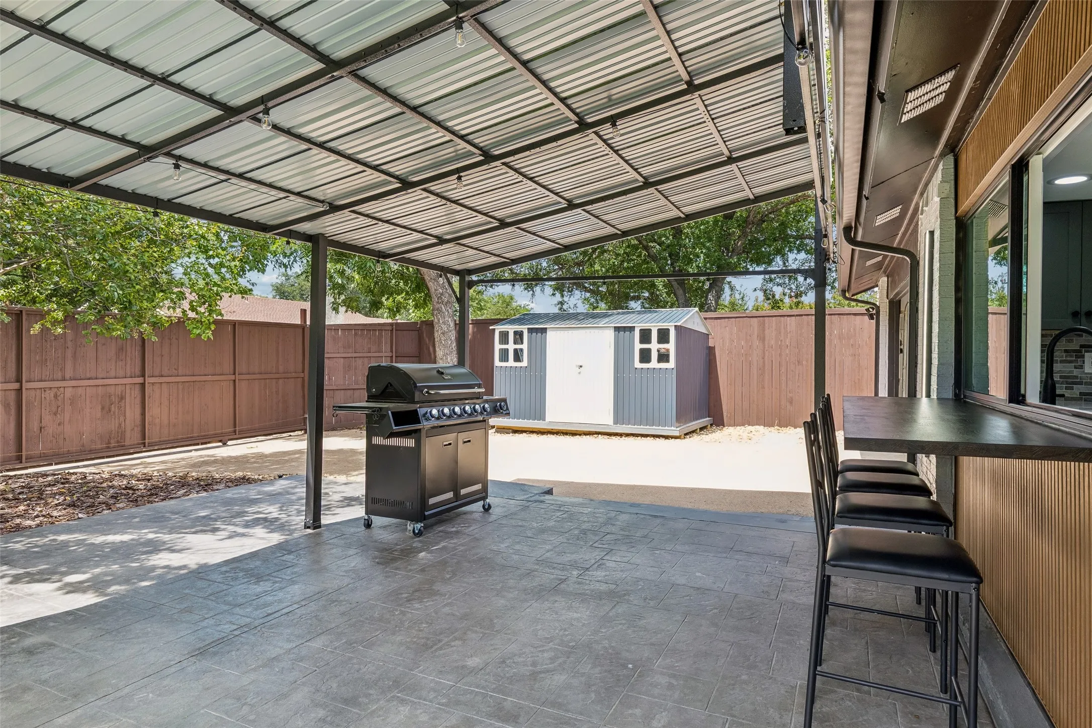 Single Family Residence For Sale in Dallas County , 6724 Leameadow Drive, Dallas, Texas 75248, 5 Bedroom, 2 Bathroom, 2 Garage spaces, 2,106 Sqft, built in 1972, mls#21314355, Real Estate Agent in Dallas, Homes For Sale in Dallas county, Homes For Sale in Dallas, Realtor in Dallas Texas, Real Estate Brokerage Independent Realty Texas, Luminita Cordes Realtor