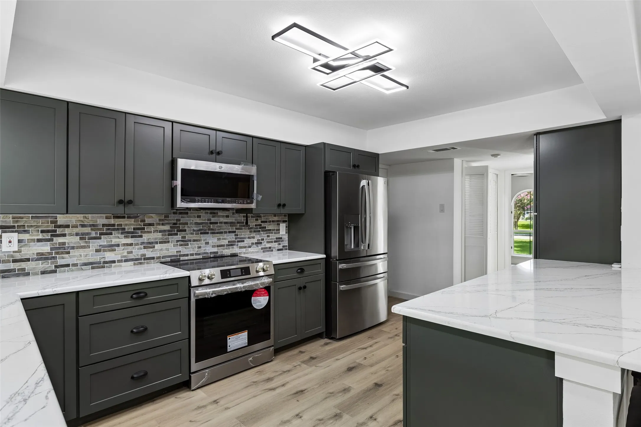 Single Family Residence For Sale in Dallas County , 6724 Leameadow Drive, Dallas, Texas 75248, 5 Bedroom, 2 Bathroom, 2 Garage spaces, 2,106 Sqft, built in 1972, mls#21314355, Real Estate Agent in Dallas, Homes For Sale in Dallas county, Homes For Sale in Dallas, Realtor in Dallas Texas, Real Estate Brokerage Independent Realty Texas, Luminita Cordes Realtor