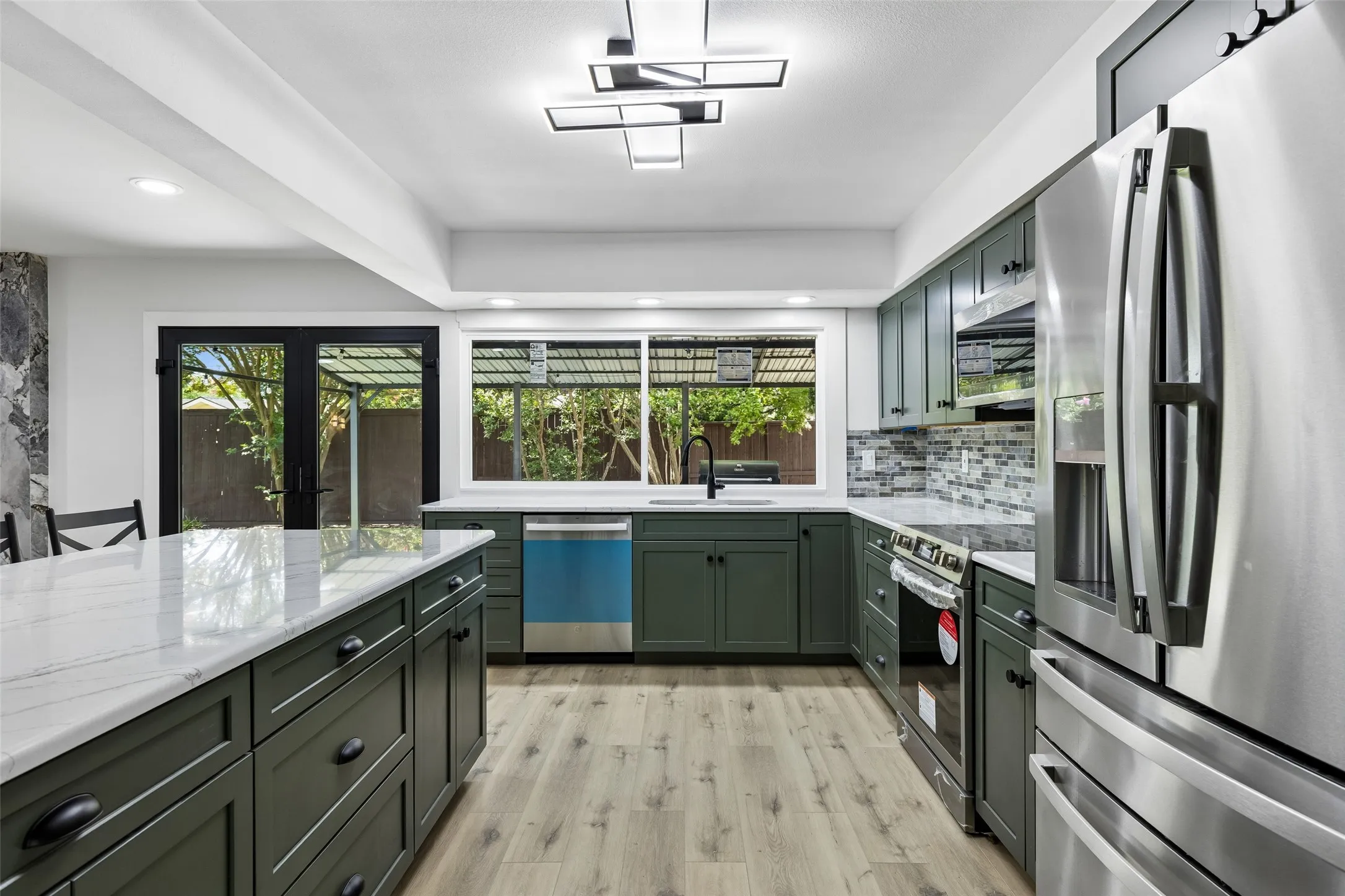 Single Family Residence For Sale in Dallas County , 6724 Leameadow Drive, Dallas, Texas 75248, 5 Bedroom, 2 Bathroom, 2 Garage spaces, 2,106 Sqft, built in 1972, mls#21314355, Real Estate Agent in Dallas, Homes For Sale in Dallas county, Homes For Sale in Dallas, Realtor in Dallas Texas, Real Estate Brokerage Independent Realty Texas, Luminita Cordes Realtor