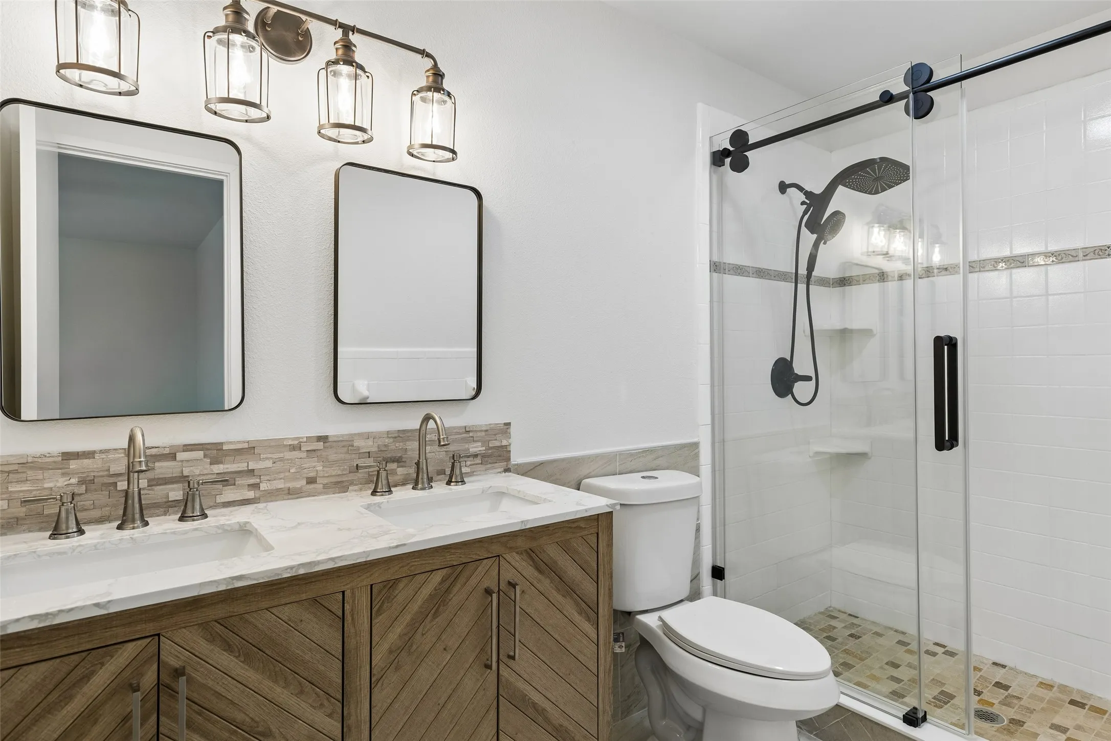 Single Family Residence For Sale in Dallas County , 6724 Leameadow Drive, Dallas, Texas 75248, 5 Bedroom, 2 Bathroom, 2 Garage spaces, 2,106 Sqft, built in 1972, mls#21314355, Real Estate Agent in Dallas, Homes For Sale in Dallas county, Homes For Sale in Dallas, Realtor in Dallas Texas, Real Estate Brokerage Independent Realty Texas, Luminita Cordes Realtor