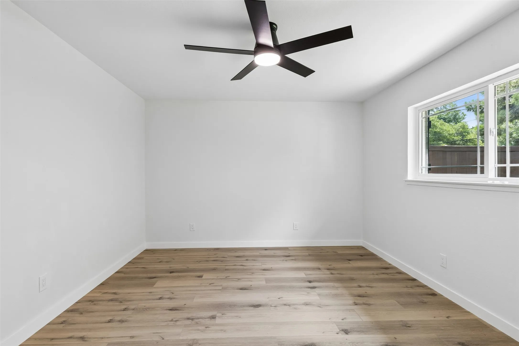 Single Family Residence For Sale in Dallas County , 6724 Leameadow Drive, Dallas, Texas 75248, 5 Bedroom, 2 Bathroom, 2 Garage spaces, 2,106 Sqft, built in 1972, mls#21314355, Real Estate Agent in Dallas, Homes For Sale in Dallas county, Homes For Sale in Dallas, Realtor in Dallas Texas, Real Estate Brokerage Independent Realty Texas, Luminita Cordes Realtor