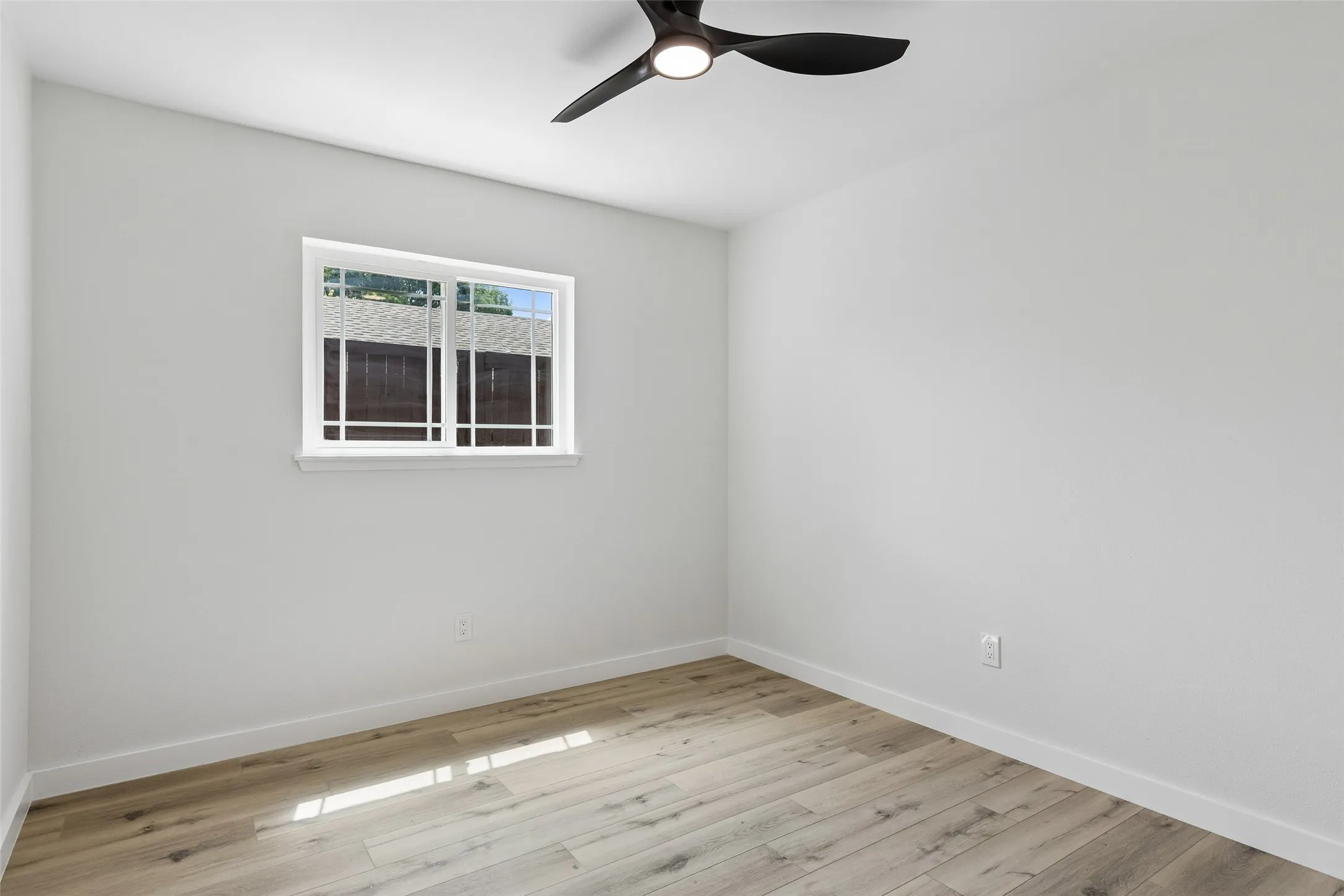 Single Family Residence For Sale in Dallas County , 6724 Leameadow Drive, Dallas, Texas 75248, 5 Bedroom, 2 Bathroom, 2 Garage spaces, 2,106 Sqft, built in 1972, mls#21314355, Real Estate Agent in Dallas, Homes For Sale in Dallas county, Homes For Sale in Dallas, Realtor in Dallas Texas, Real Estate Brokerage Independent Realty Texas, Luminita Cordes Realtor