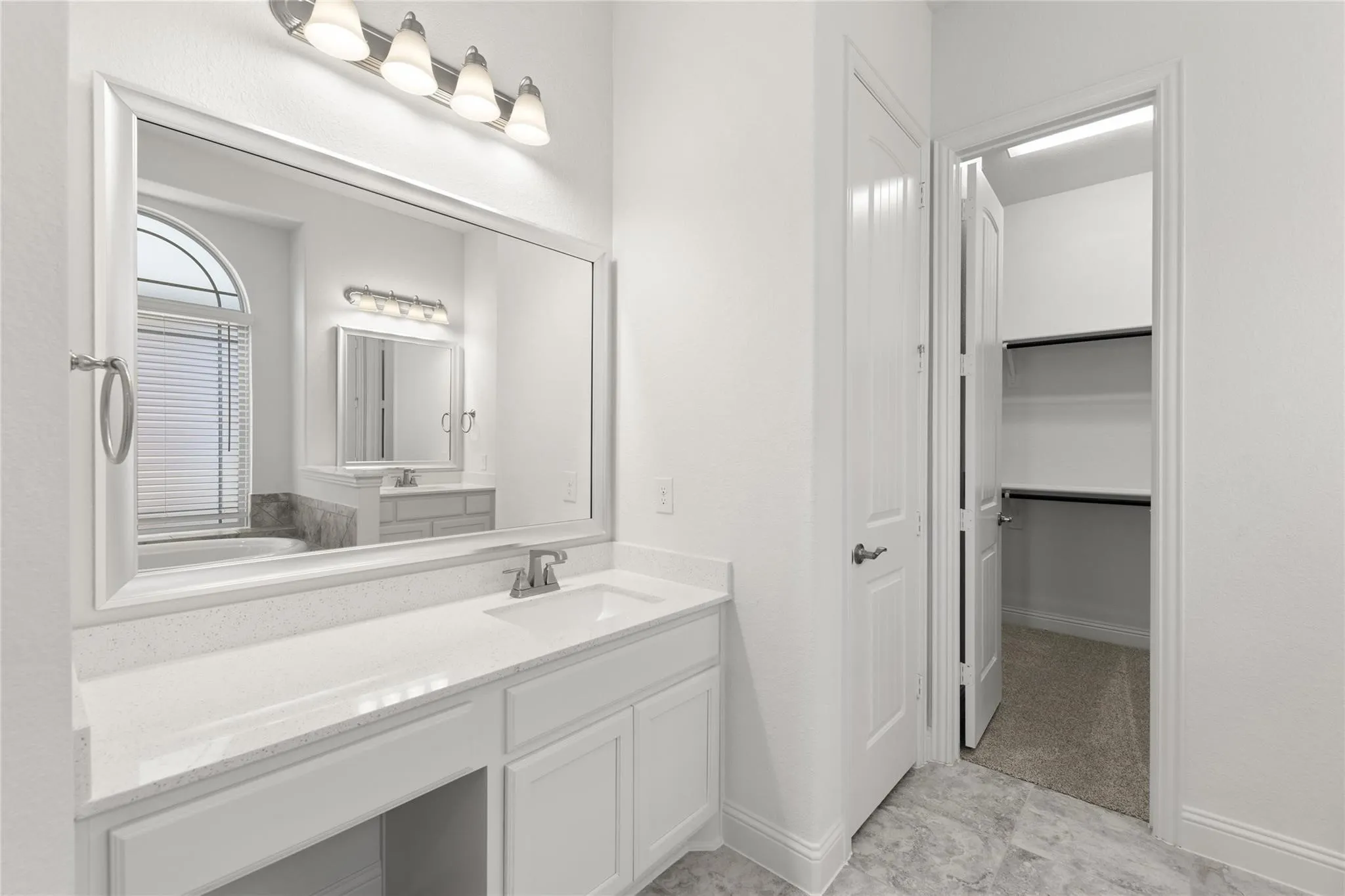 Single Family Residence For Sale in Ellis County , 2406 Colonial Lane, Midlothian, Texas 76065, 5 Bedroom, 4 Bathroom, 2 Garage spaces, 3,518 Sqft, built in 2022, mls#21309009, Real Estate Agent in Midlothian, Homes For Sale in Ellis county, Homes For Sale in Midlothian, Realtor in Midlothian Texas, Real Estate Brokerage Independent Realty Texas, Luminita Cordes Realtor
