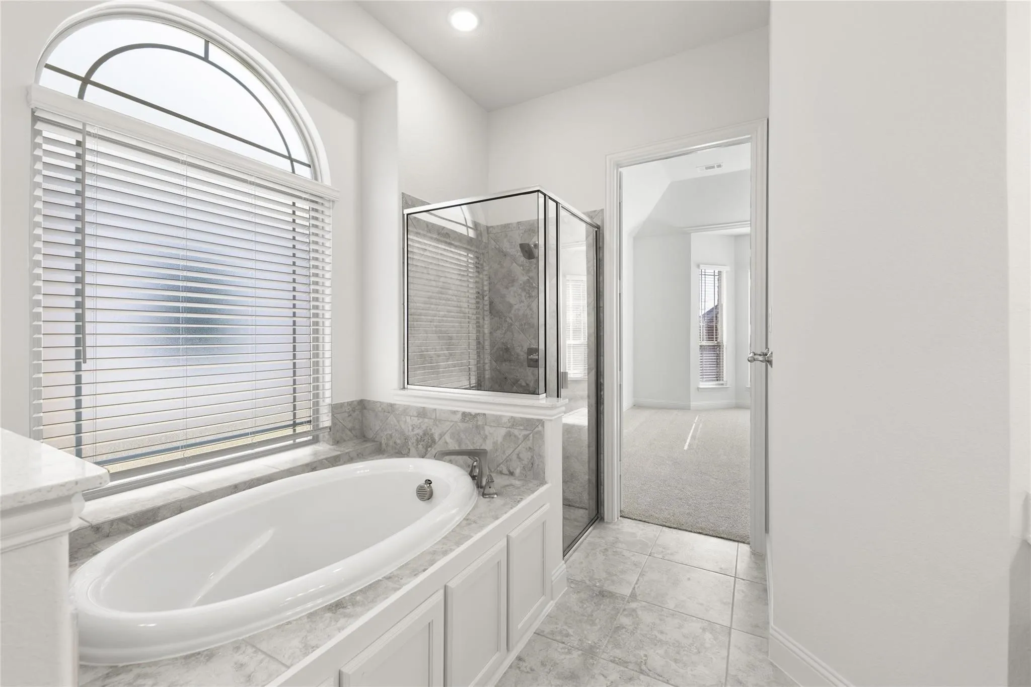 Single Family Residence For Sale in Ellis County , 2406 Colonial Lane, Midlothian, Texas 76065, 5 Bedroom, 4 Bathroom, 2 Garage spaces, 3,518 Sqft, built in 2022, mls#21309009, Real Estate Agent in Midlothian, Homes For Sale in Ellis county, Homes For Sale in Midlothian, Realtor in Midlothian Texas, Real Estate Brokerage Independent Realty Texas, Luminita Cordes Realtor