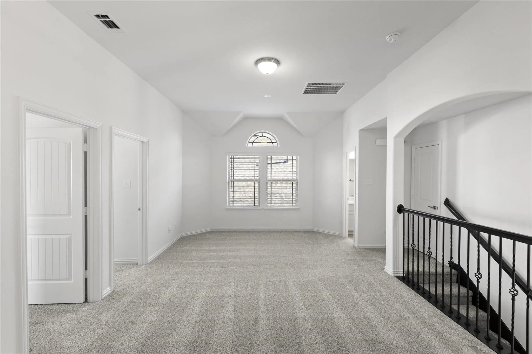 Single Family Residence For Sale in Ellis County , 2406 Colonial Lane, Midlothian, Texas 76065, 5 Bedroom, 4 Bathroom, 2 Garage spaces, 3,518 Sqft, built in 2022, mls#21309009, Real Estate Agent in Midlothian, Homes For Sale in Ellis county, Homes For Sale in Midlothian, Realtor in Midlothian Texas, Real Estate Brokerage Independent Realty Texas, Luminita Cordes Realtor