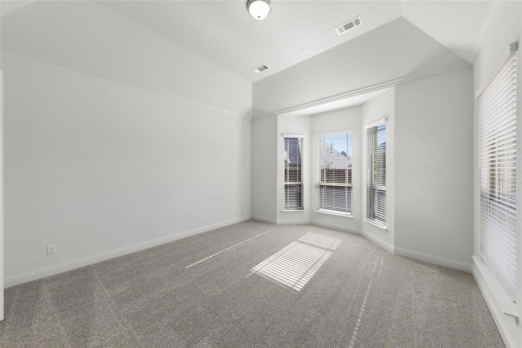 Single Family Residence For Sale in Ellis County , 2406 Colonial Lane, Midlothian, Texas 76065, 5 Bedroom, 4 Bathroom, 2 Garage spaces, 3,518 Sqft, built in 2022, mls#21309009, Real Estate Agent in Midlothian, Homes For Sale in Ellis county, Homes For Sale in Midlothian, Realtor in Midlothian Texas, Real Estate Brokerage Independent Realty Texas, Luminita Cordes Realtor