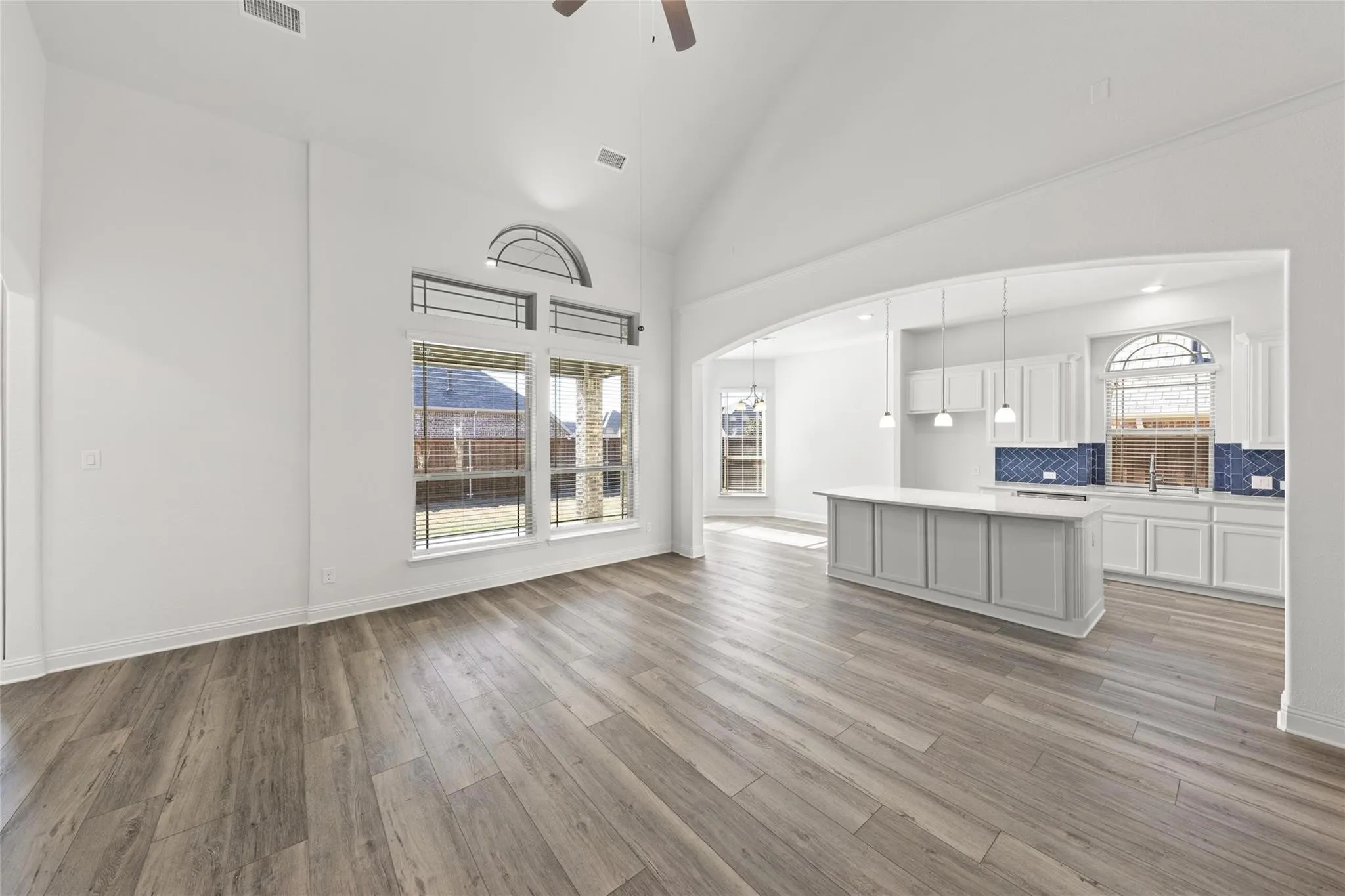 Single Family Residence For Sale in Ellis County , 2406 Colonial Lane, Midlothian, Texas 76065, 5 Bedroom, 4 Bathroom, 2 Garage spaces, 3,518 Sqft, built in 2022, mls#21309009, Real Estate Agent in Midlothian, Homes For Sale in Ellis county, Homes For Sale in Midlothian, Realtor in Midlothian Texas, Real Estate Brokerage Independent Realty Texas, Luminita Cordes Realtor