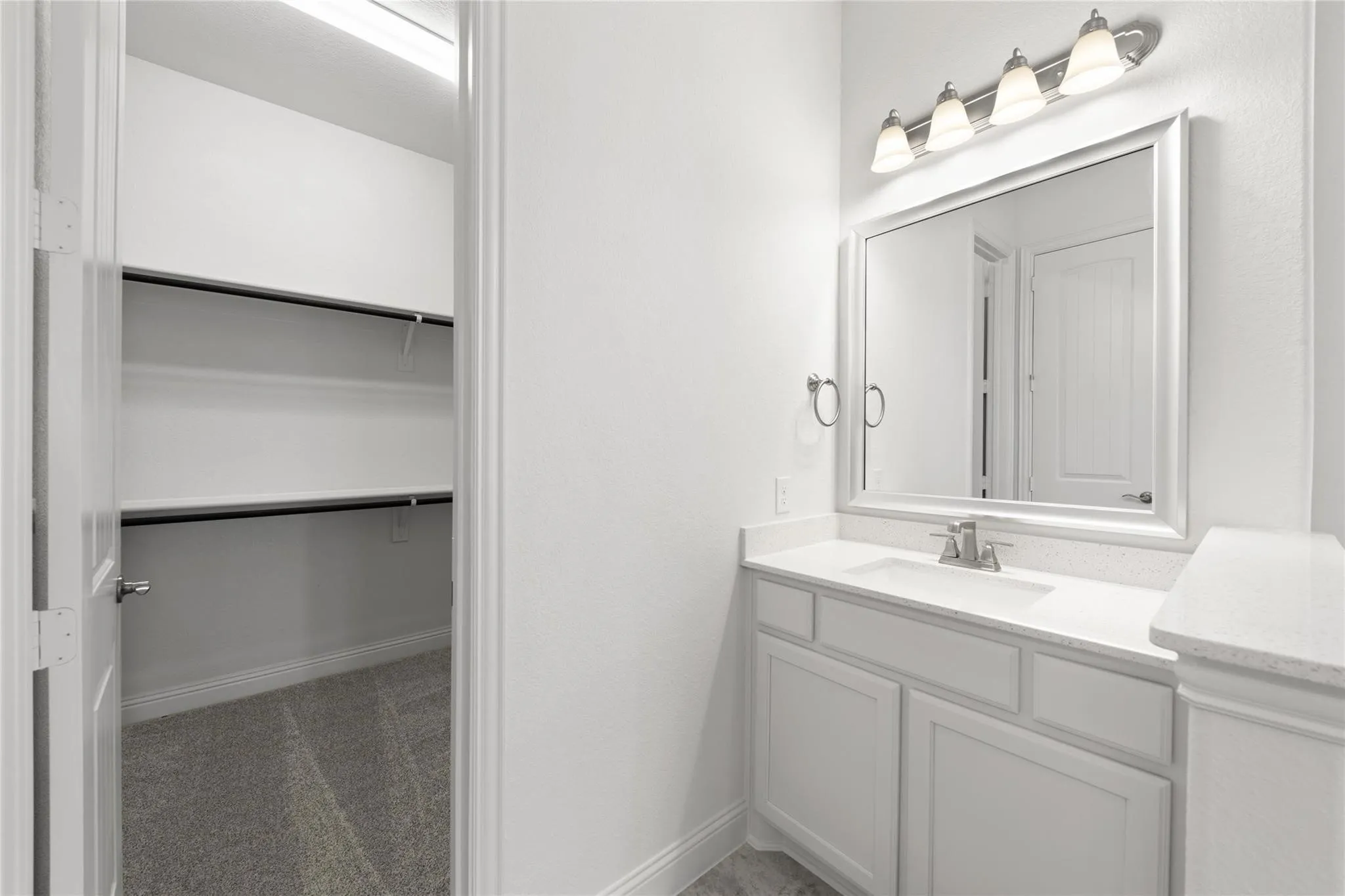 Single Family Residence For Sale in Ellis County , 2406 Colonial Lane, Midlothian, Texas 76065, 5 Bedroom, 4 Bathroom, 2 Garage spaces, 3,518 Sqft, built in 2022, mls#21309009, Real Estate Agent in Midlothian, Homes For Sale in Ellis county, Homes For Sale in Midlothian, Realtor in Midlothian Texas, Real Estate Brokerage Independent Realty Texas, Luminita Cordes Realtor
