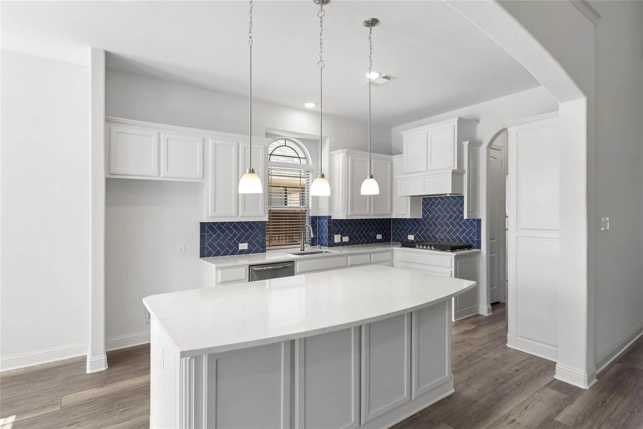 Single Family Residence For Sale in Ellis County , 2406 Colonial Lane, Midlothian, Texas 76065, 5 Bedroom, 4 Bathroom, 2 Garage spaces, 3,518 Sqft, built in 2022, mls#21309009, Real Estate Agent in Midlothian, Homes For Sale in Ellis county, Homes For Sale in Midlothian, Realtor in Midlothian Texas, Real Estate Brokerage Independent Realty Texas, Luminita Cordes Realtor