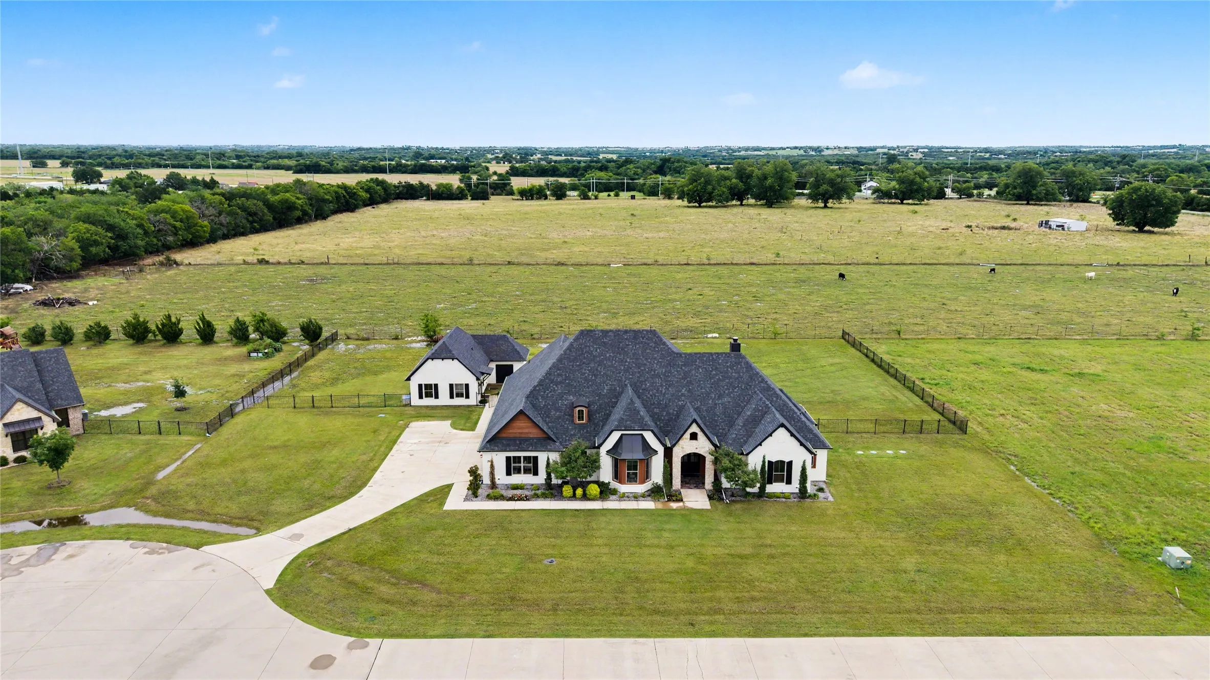 Single Family Residence For Sale in Collin County , 2909 Deer Run Trail, Farmersville, Texas 75442, 5 Bedroom, 4 Bathroom, 3 Garage spaces, 3,829 Sqft, built in 2021, mls#21288191, Real Estate Agent in Farmersville, Homes For Sale in Collin county, Homes For Sale in Farmersville, Realtor in Farmersville Texas, Real Estate Brokerage Independent Realty Texas, Luminita Cordes Realtor