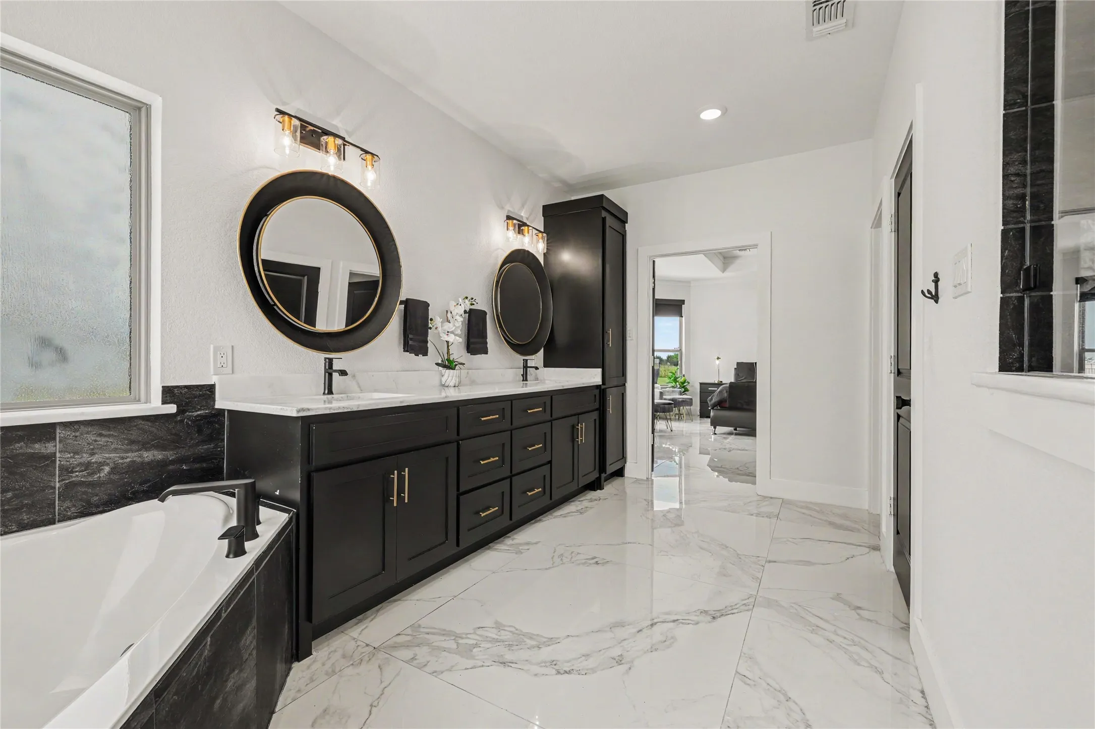 Single Family Residence For Sale in Collin County , 2909 Deer Run Trail, Farmersville, Texas 75442, 5 Bedroom, 4 Bathroom, 3 Garage spaces, 3,829 Sqft, built in 2021, mls#21288191, Real Estate Agent in Farmersville, Homes For Sale in Collin county, Homes For Sale in Farmersville, Realtor in Farmersville Texas, Real Estate Brokerage Independent Realty Texas, Luminita Cordes Realtor