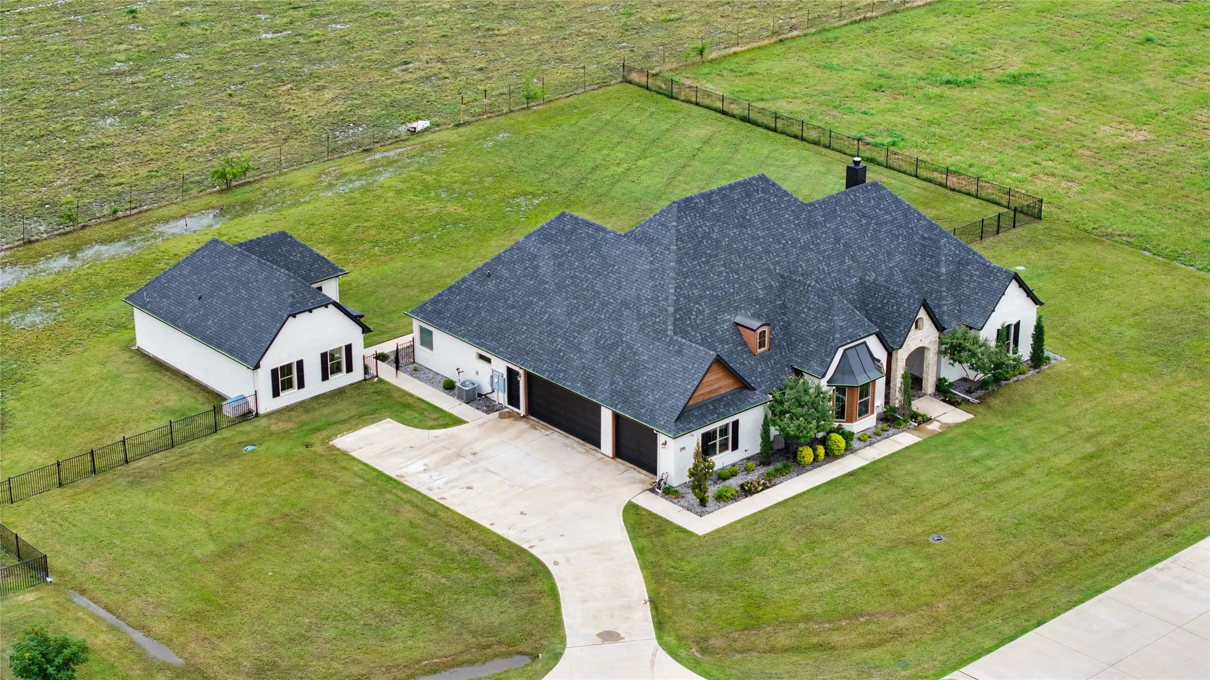 Single Family Residence For Sale in Collin County , 2909 Deer Run Trail, Farmersville, Texas 75442, 5 Bedroom, 4 Bathroom, 3 Garage spaces, 3,829 Sqft, built in 2021, mls#21288191, Real Estate Agent in Farmersville, Homes For Sale in Collin county, Homes For Sale in Farmersville, Realtor in Farmersville Texas, Real Estate Brokerage Independent Realty Texas, Luminita Cordes Realtor