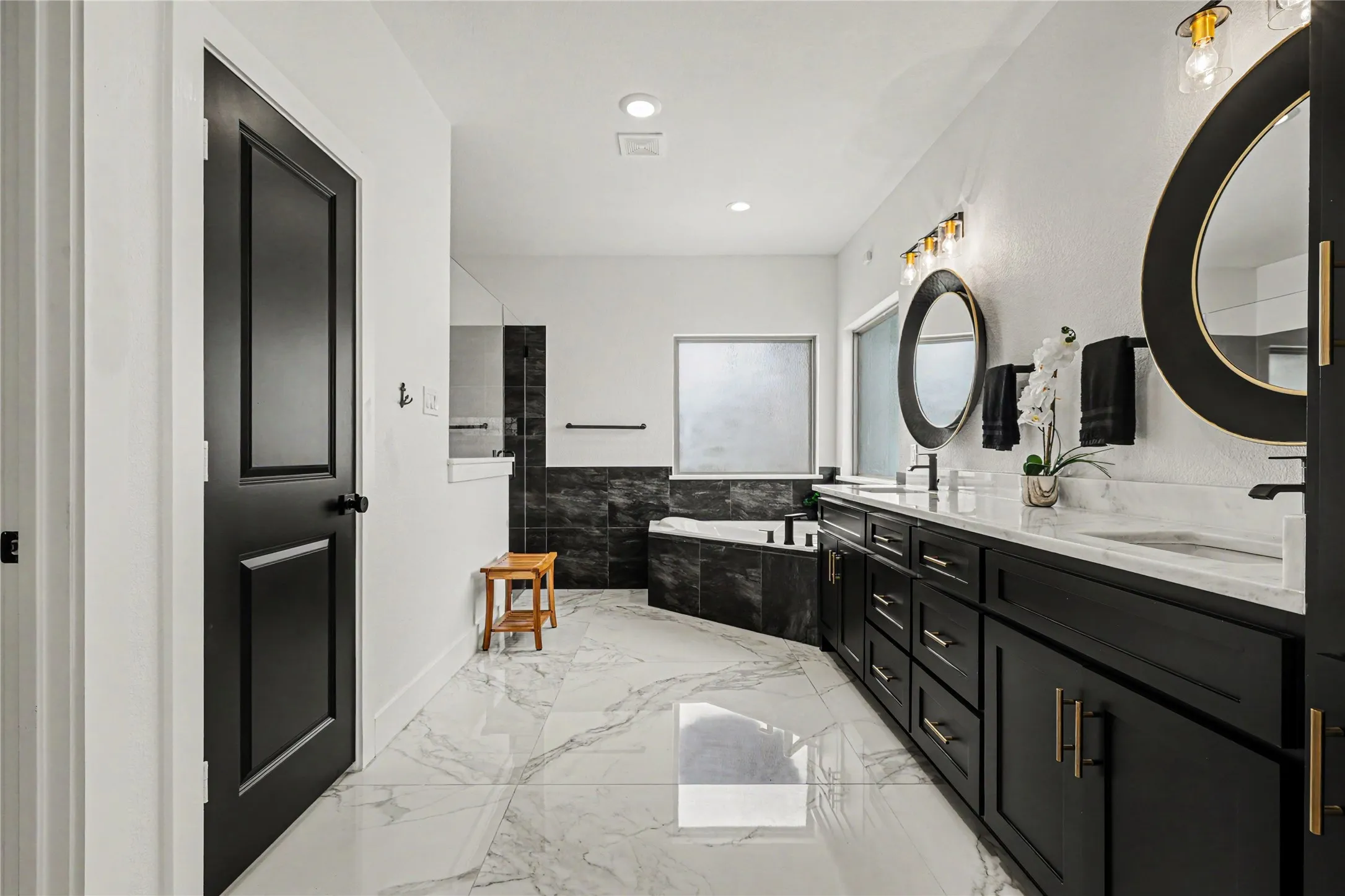 Single Family Residence For Sale in Collin County , 2909 Deer Run Trail, Farmersville, Texas 75442, 5 Bedroom, 4 Bathroom, 3 Garage spaces, 3,829 Sqft, built in 2021, mls#21288191, Real Estate Agent in Farmersville, Homes For Sale in Collin county, Homes For Sale in Farmersville, Realtor in Farmersville Texas, Real Estate Brokerage Independent Realty Texas, Luminita Cordes Realtor