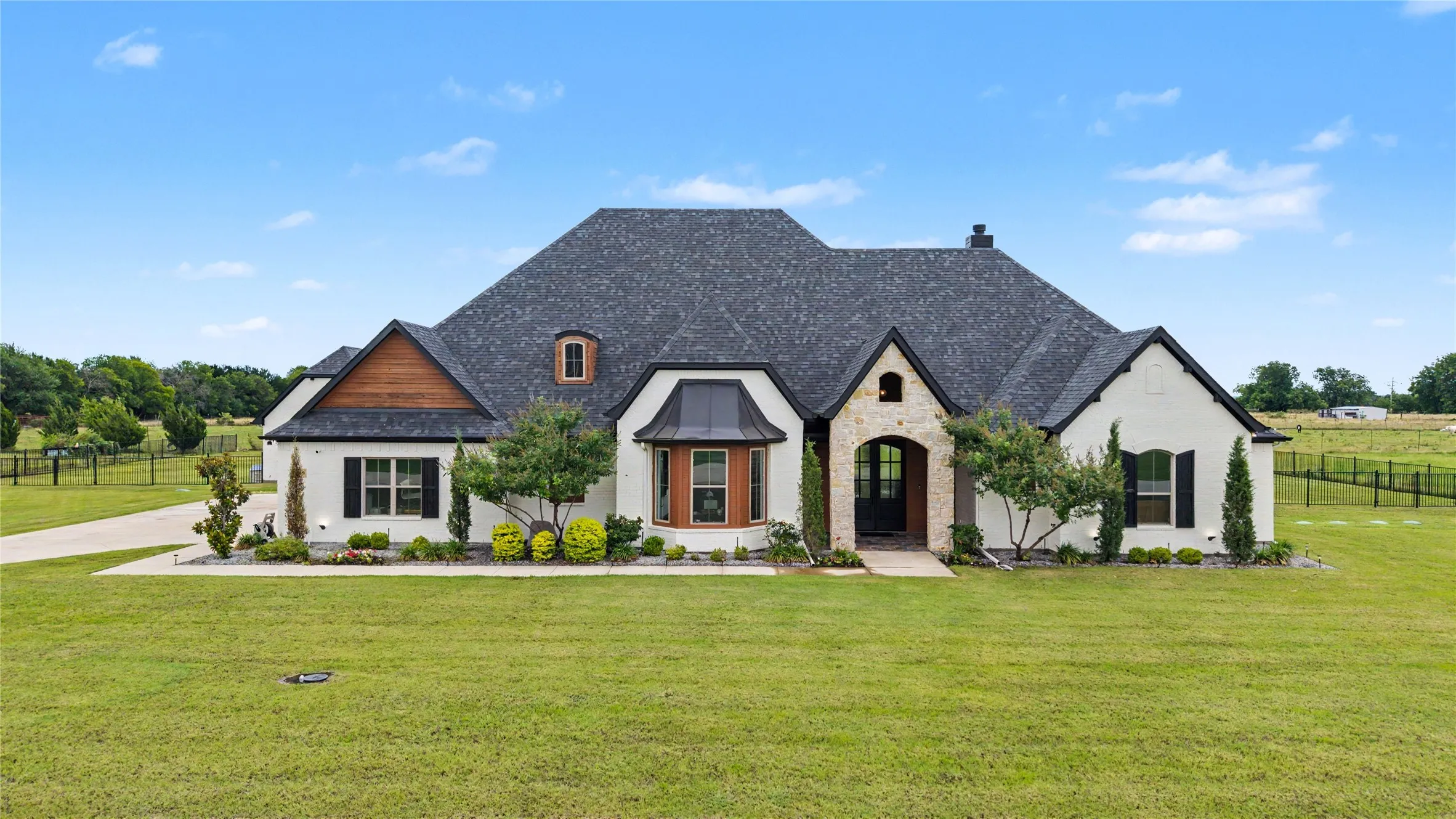 Single Family Residence For Sale in Collin County , 2909 Deer Run Trail, Farmersville, Texas 75442, 5 Bedroom, 4 Bathroom, 3 Garage spaces, 3,829 Sqft, built in 2021, mls#21288191, Real Estate Agent in Farmersville, Homes For Sale in Collin county, Homes For Sale in Farmersville, Realtor in Farmersville Texas, Real Estate Brokerage Independent Realty Texas, Luminita Cordes Realtor