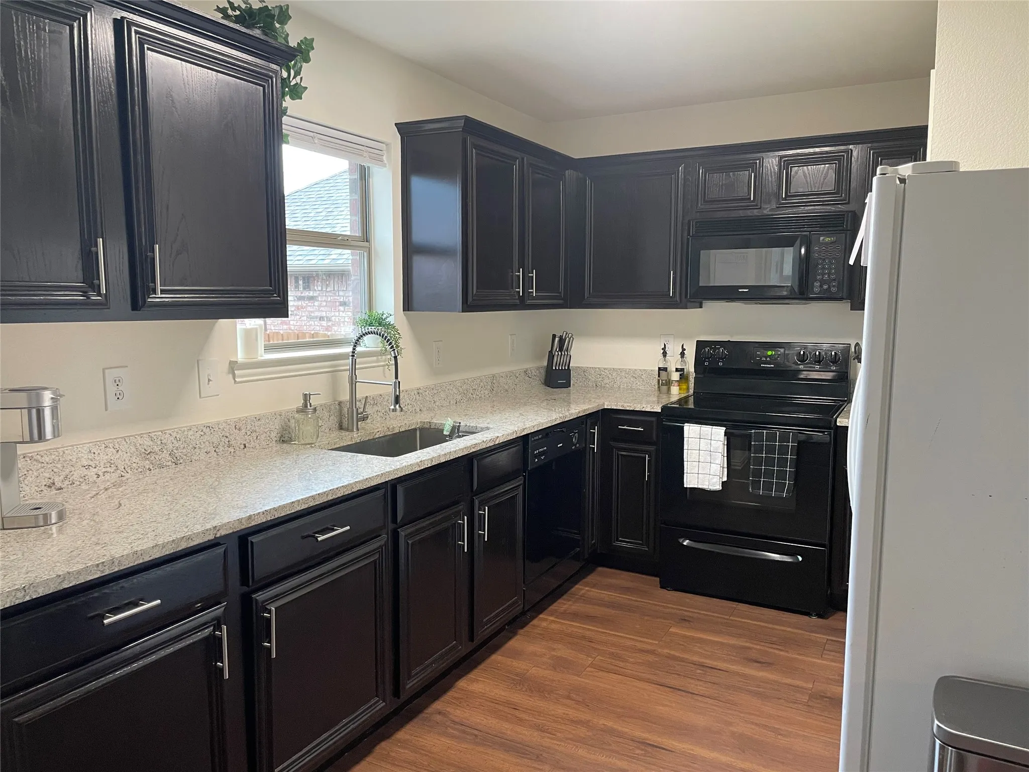 Duplex For Rent in Denton County , 233 Irick Court, Aubrey, Texas 76227, 3 Bedroom, 3 Bathroom, 2 Garage spaces, 1,346 Sqft, built in 2008, mls#21316751, Real Estate Agent in Aubrey, Homes For Rent in Denton county, Homes For Rent in Aubrey, Realtor in Aubrey Texas, Real Estate Brokerage Independent Realty Texas, Luminita Cordes Realtor