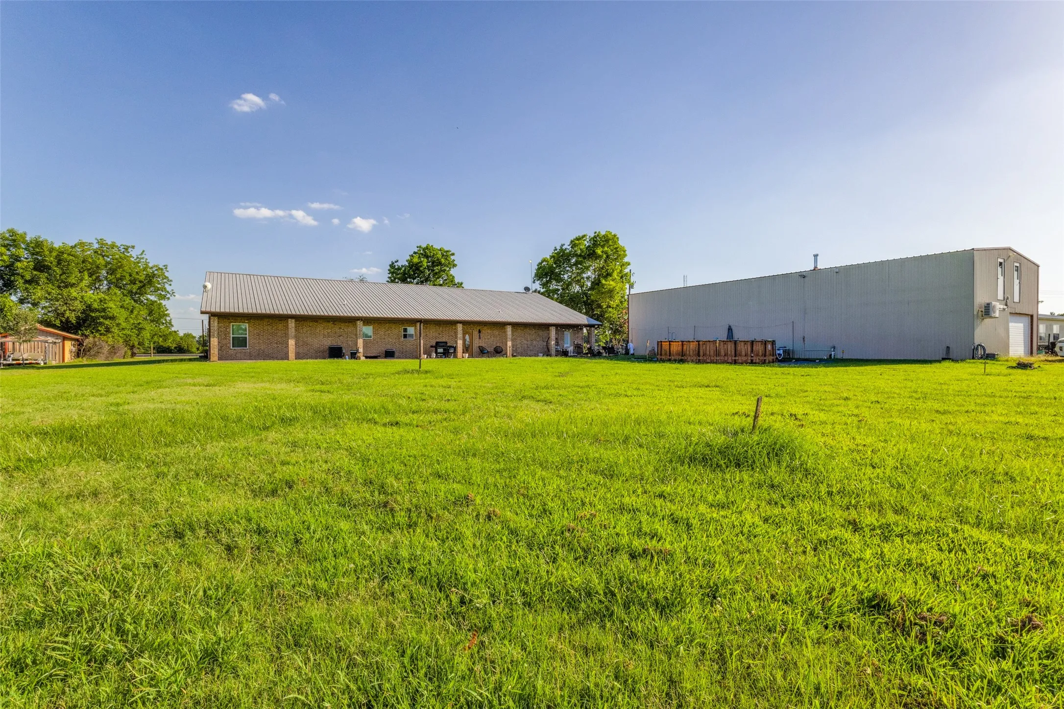 View of grassy yard