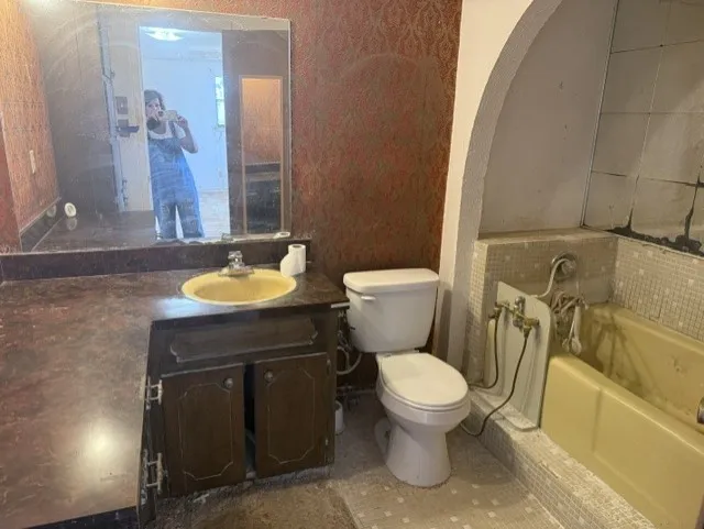 Single Family Residence For Sale in Johnson County , 2736 County Road 314, Cleburne, Texas 76031, 3 Bedroom, 2 Bathroom, 2 Garage spaces, 3,023 Sqft, built in 1965, mls#21312877, Real Estate Agent in Cleburne, Homes For Sale in Johnson county, Homes For Sale in Cleburne, Realtor in Cleburne Texas, Real Estate Brokerage Independent Realty Texas, Luminita Cordes Realtor