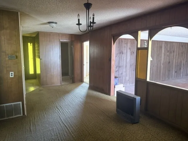 Single Family Residence For Sale in Johnson County , 2736 County Road 314, Cleburne, Texas 76031, 3 Bedroom, 2 Bathroom, 2 Garage spaces, 3,023 Sqft, built in 1965, mls#21312877, Real Estate Agent in Cleburne, Homes For Sale in Johnson county, Homes For Sale in Cleburne, Realtor in Cleburne Texas, Real Estate Brokerage Independent Realty Texas, Luminita Cordes Realtor