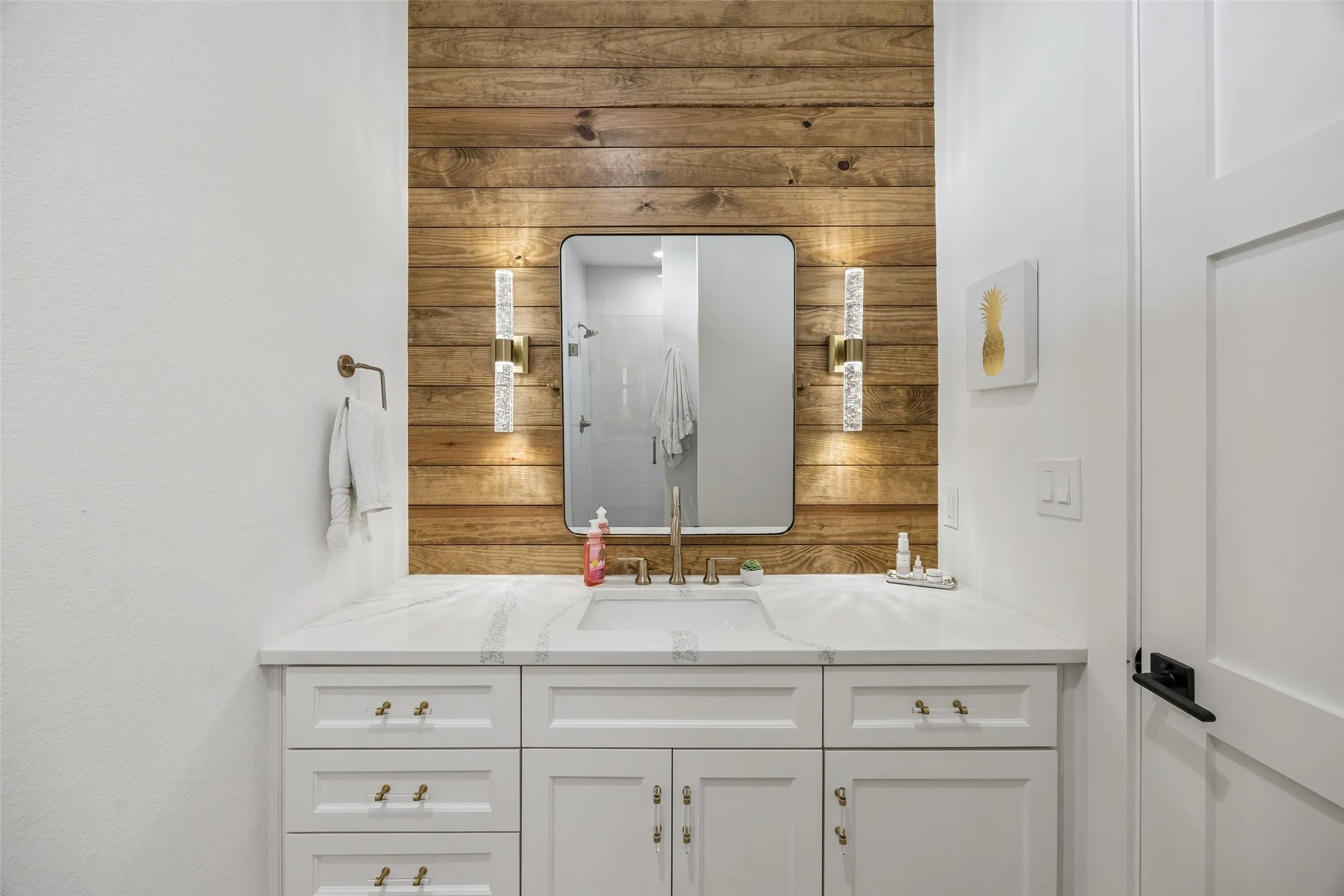 Single Family Residence For Sale in Rockwall County , 105 Stafford Drive, Heath, Texas 75032, 4 Bedroom, 5 Bathroom, 3 Garage spaces, 4,098 Sqft, built in 2023, mls#21310868, Real Estate Agent in Heath, Homes For Sale in Rockwall county, Homes For Sale in Heath, Realtor in Heath Texas, Real Estate Brokerage Independent Realty Texas, Luminita Cordes Realtor